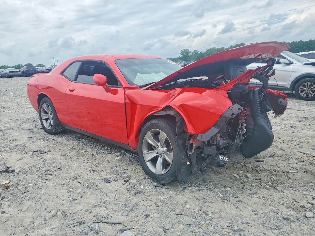 2018 Dodge Challenger Sxt Red vin: 2C3CDZAG7JH116220