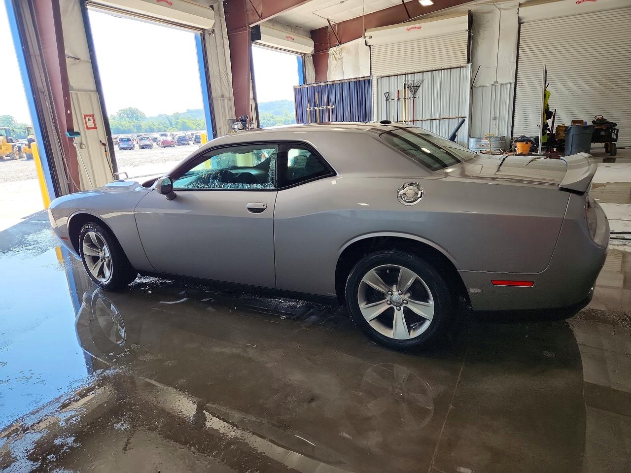 2018 Dodge Challenger Sxt Silver vin: 2C3CDZAG7JH121790