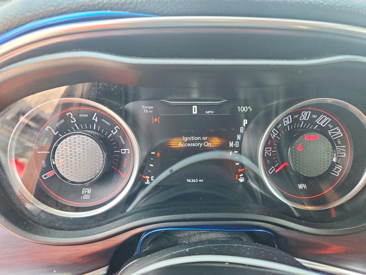 2018 Dodge Challenger Sxt Silver vin: 2C3CDZAG7JH121790