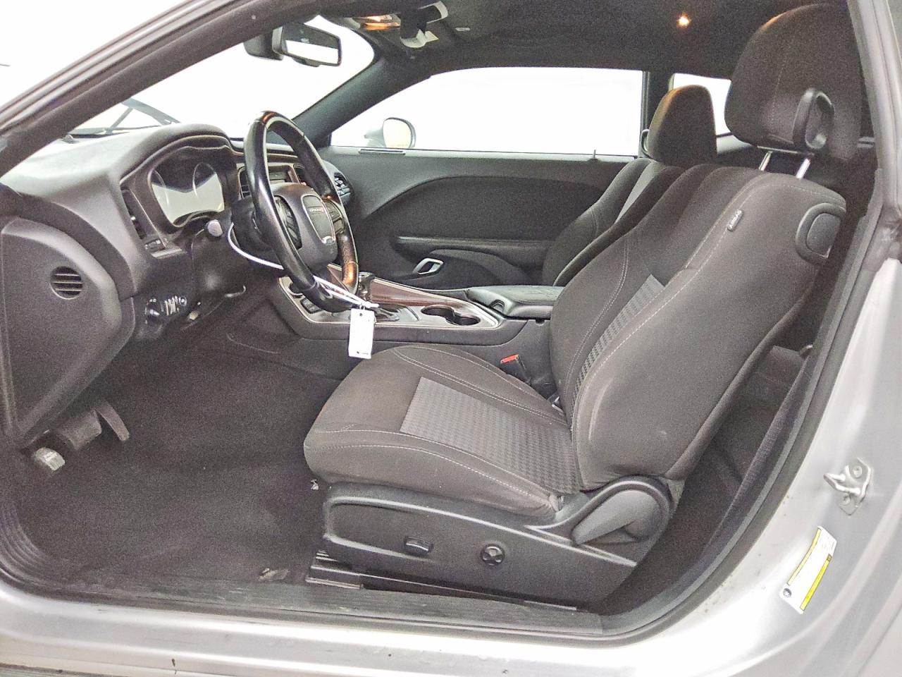 2020 Dodge Challenger Sxt Silver vin: 2C3CDZAG7LH230382
