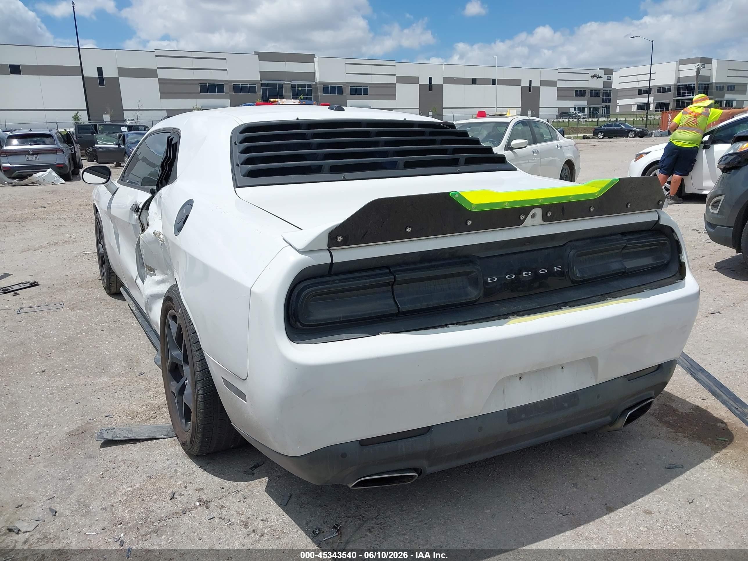 2015 Dodge Challenger Sxt White vin: 2C3CDZAG8FH861680