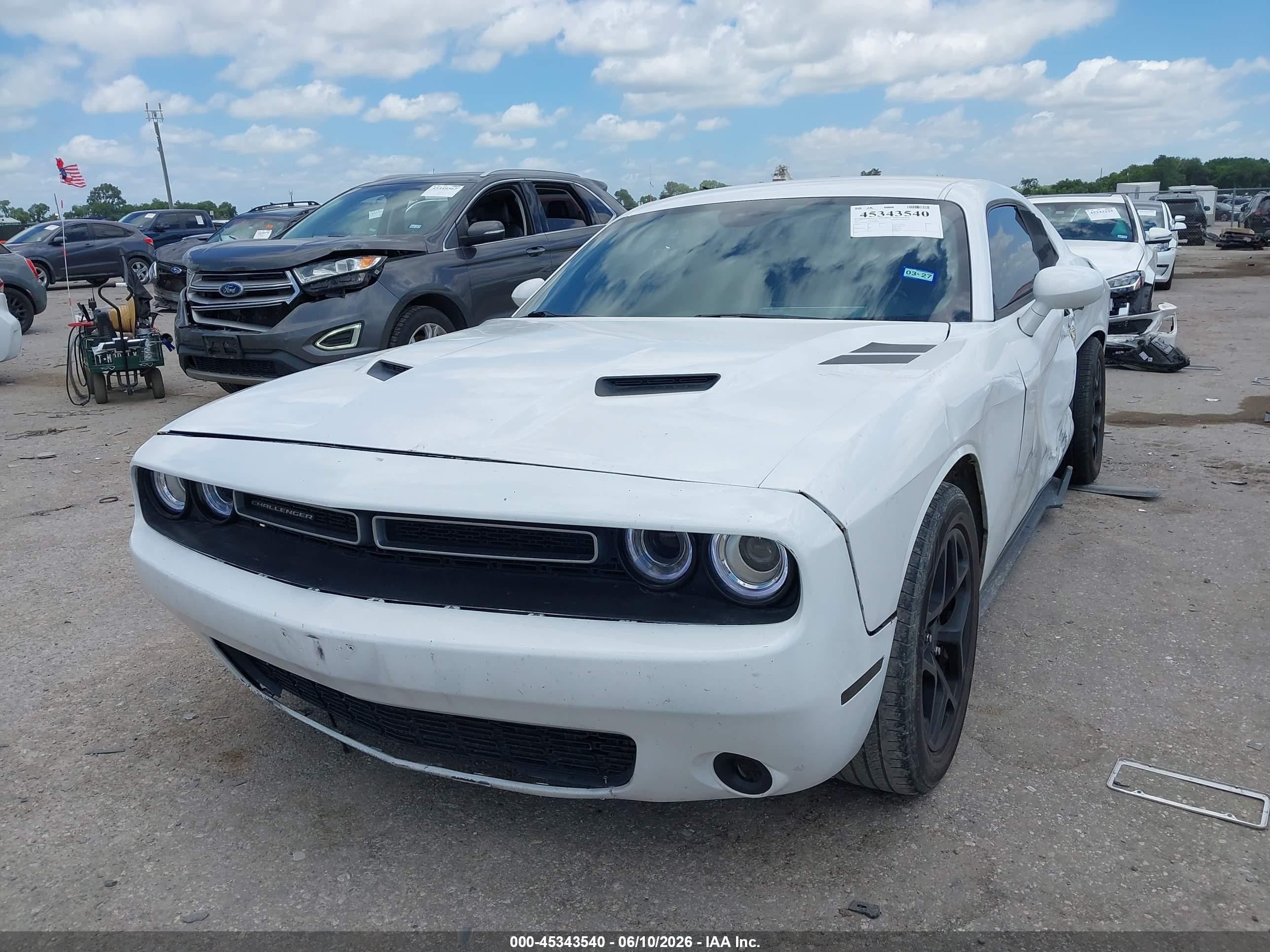 2015 Dodge Challenger Sxt White vin: 2C3CDZAG8FH861680