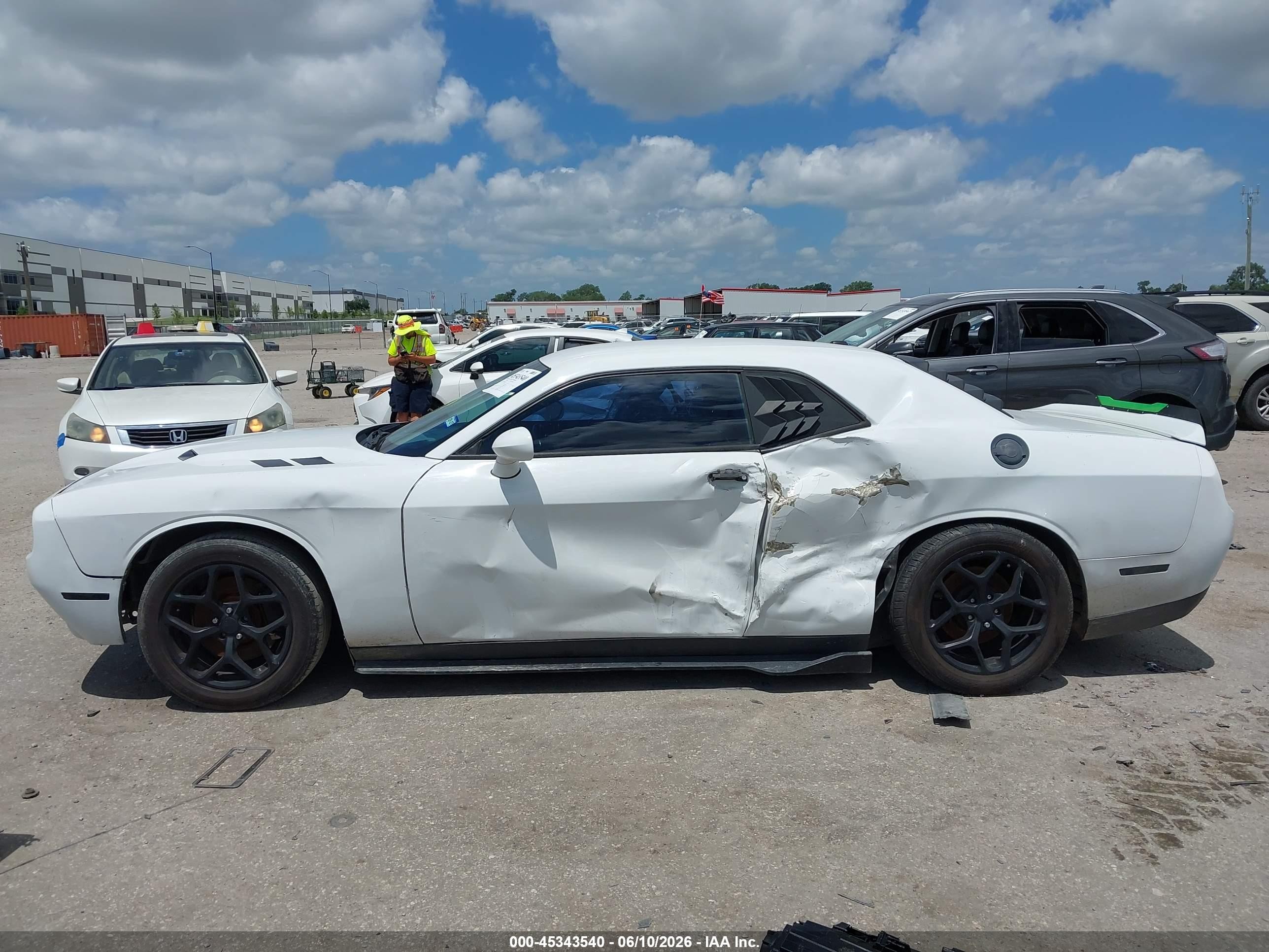 2015 Dodge Challenger Sxt White vin: 2C3CDZAG8FH861680