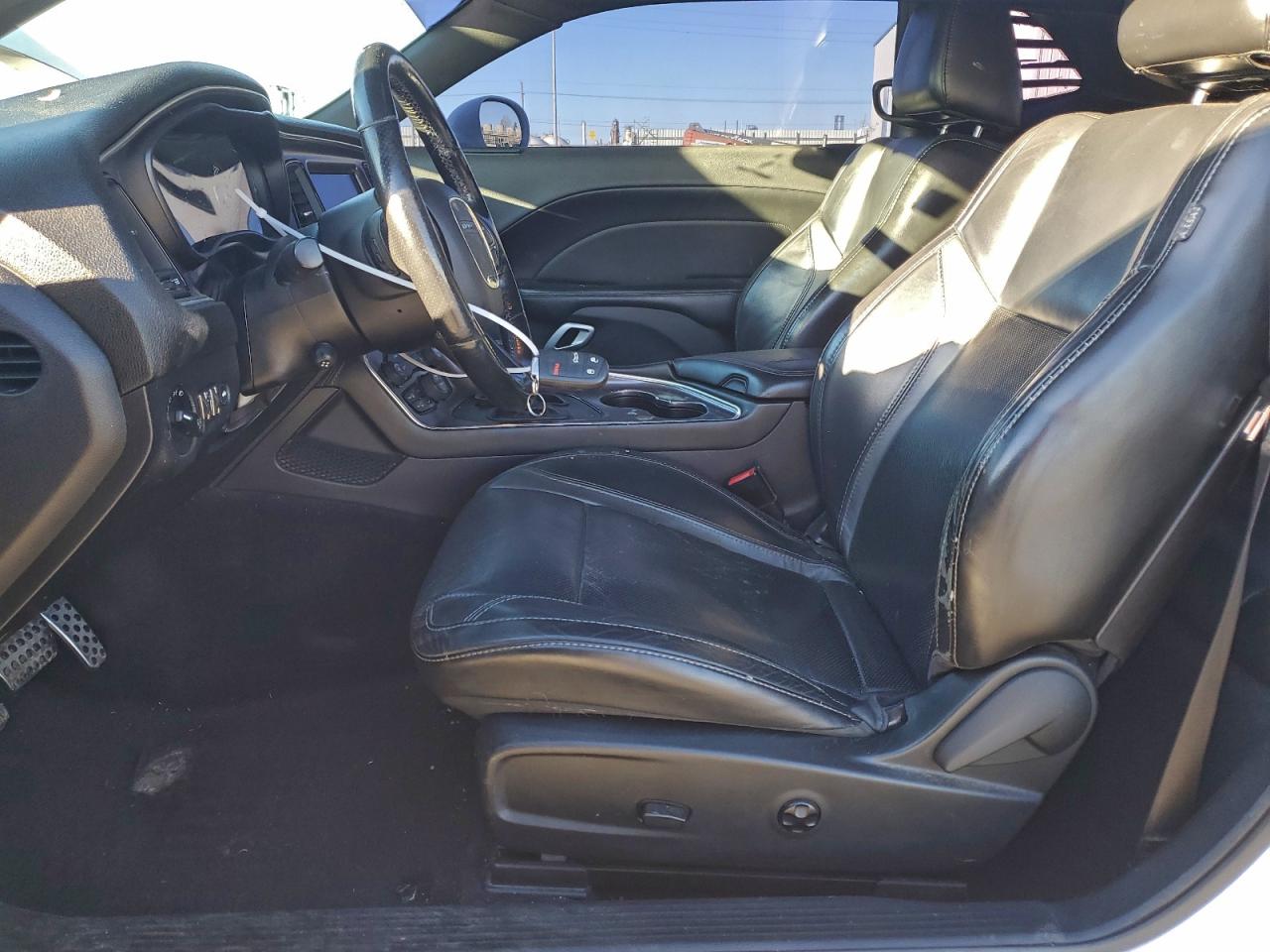 2016 Dodge Challenger Sxt Белый vin: 2C3CDZAG8GH226038