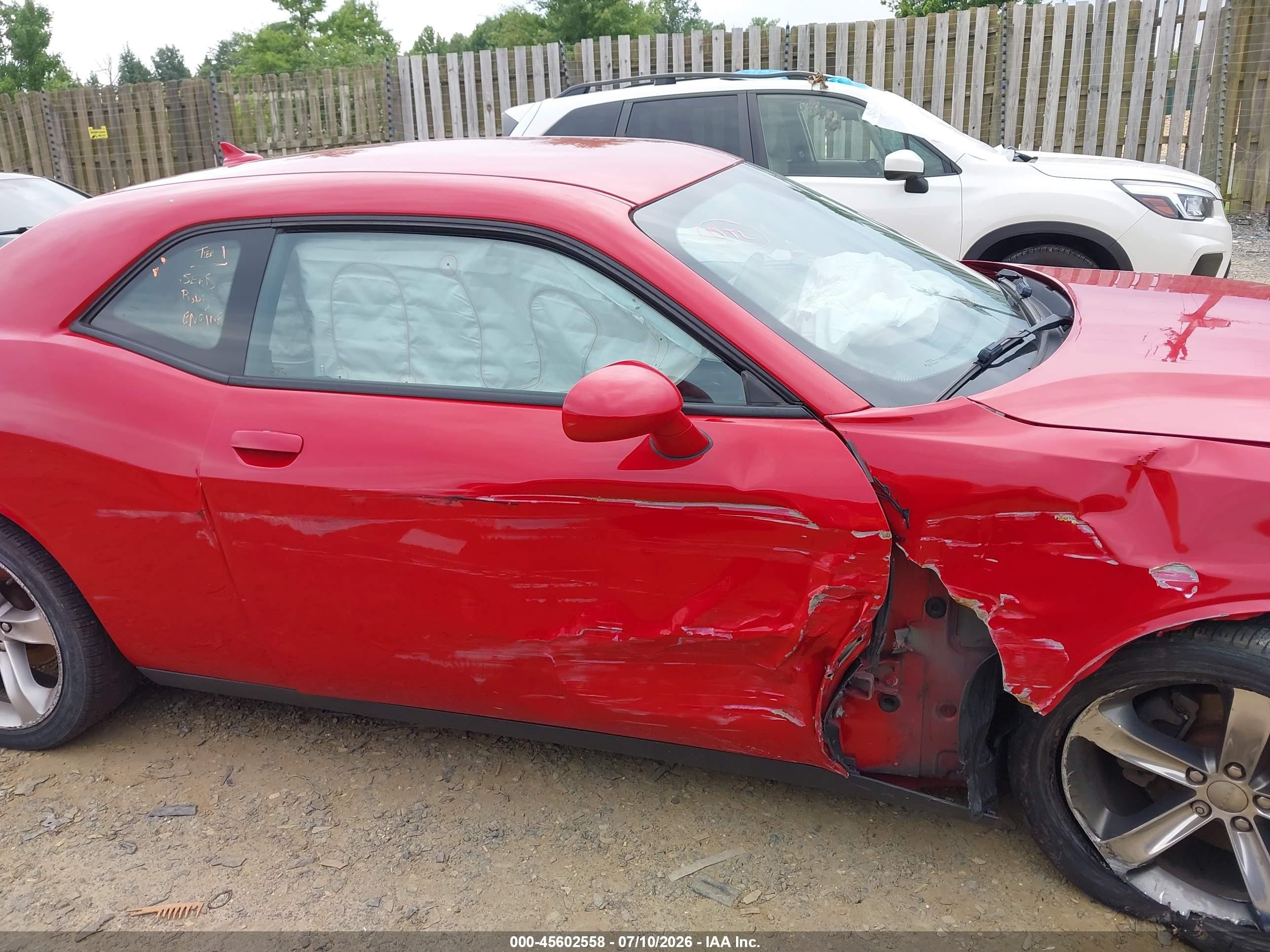 2015 Dodge Challenger Sxt Red vin: 2C3CDZAGXFH737510