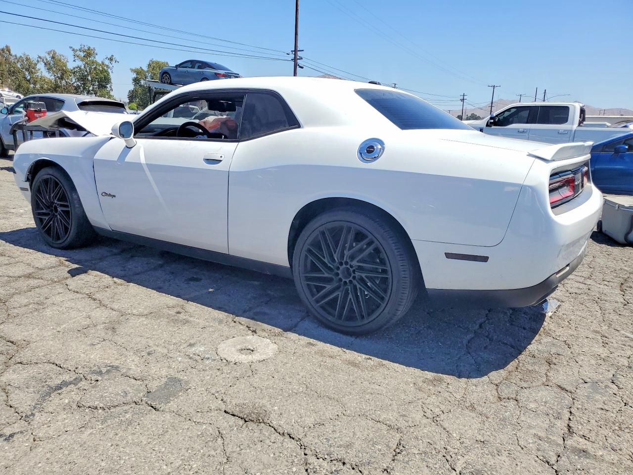 2015 Dodge Challenger Sxt White vin: 2C3CDZAGXFH740228