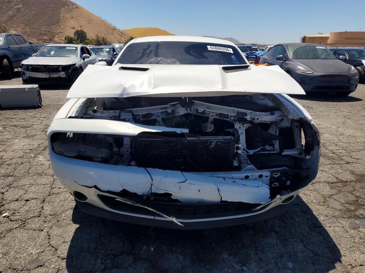 2015 Dodge Challenger Sxt White vin: 2C3CDZAGXFH740228