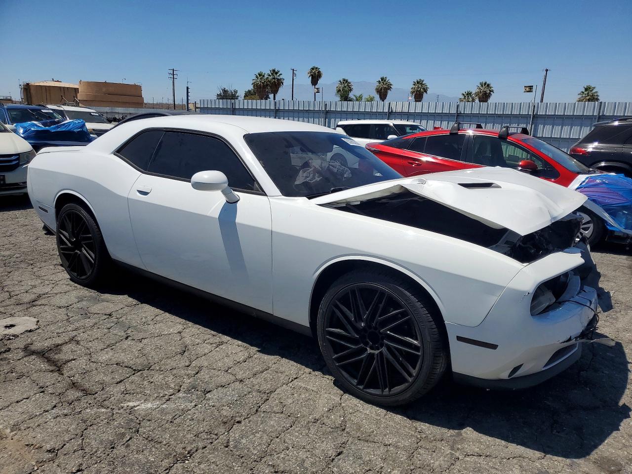 2015 Dodge Challenger Sxt White vin: 2C3CDZAGXFH740228