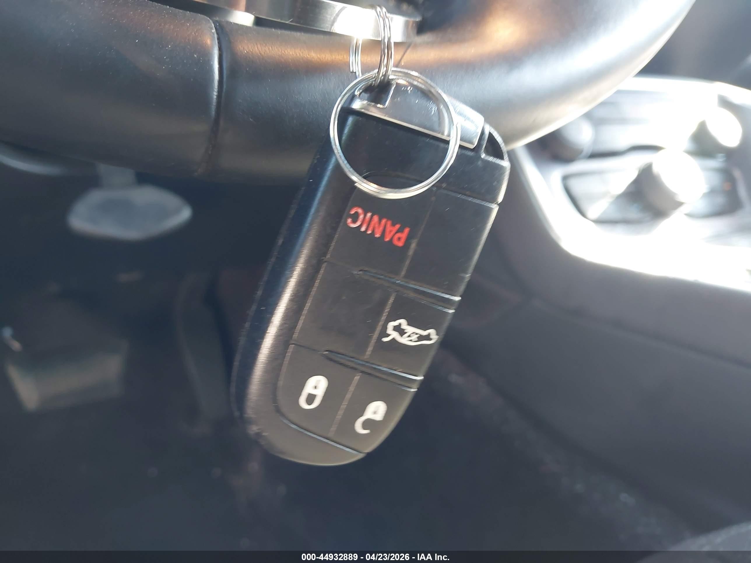 2018 Dodge Challenger Sxt Burgundy vin: 2C3CDZAGXJH116518