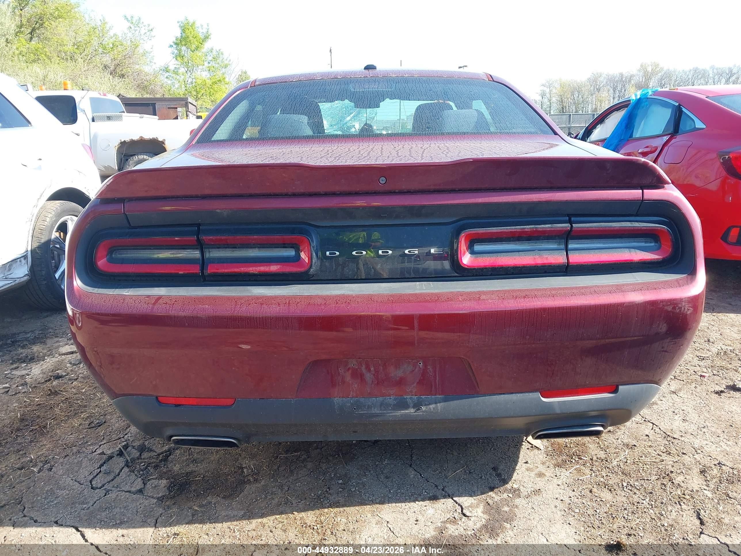 2018 Dodge Challenger Sxt Burgundy vin: 2C3CDZAGXJH116518