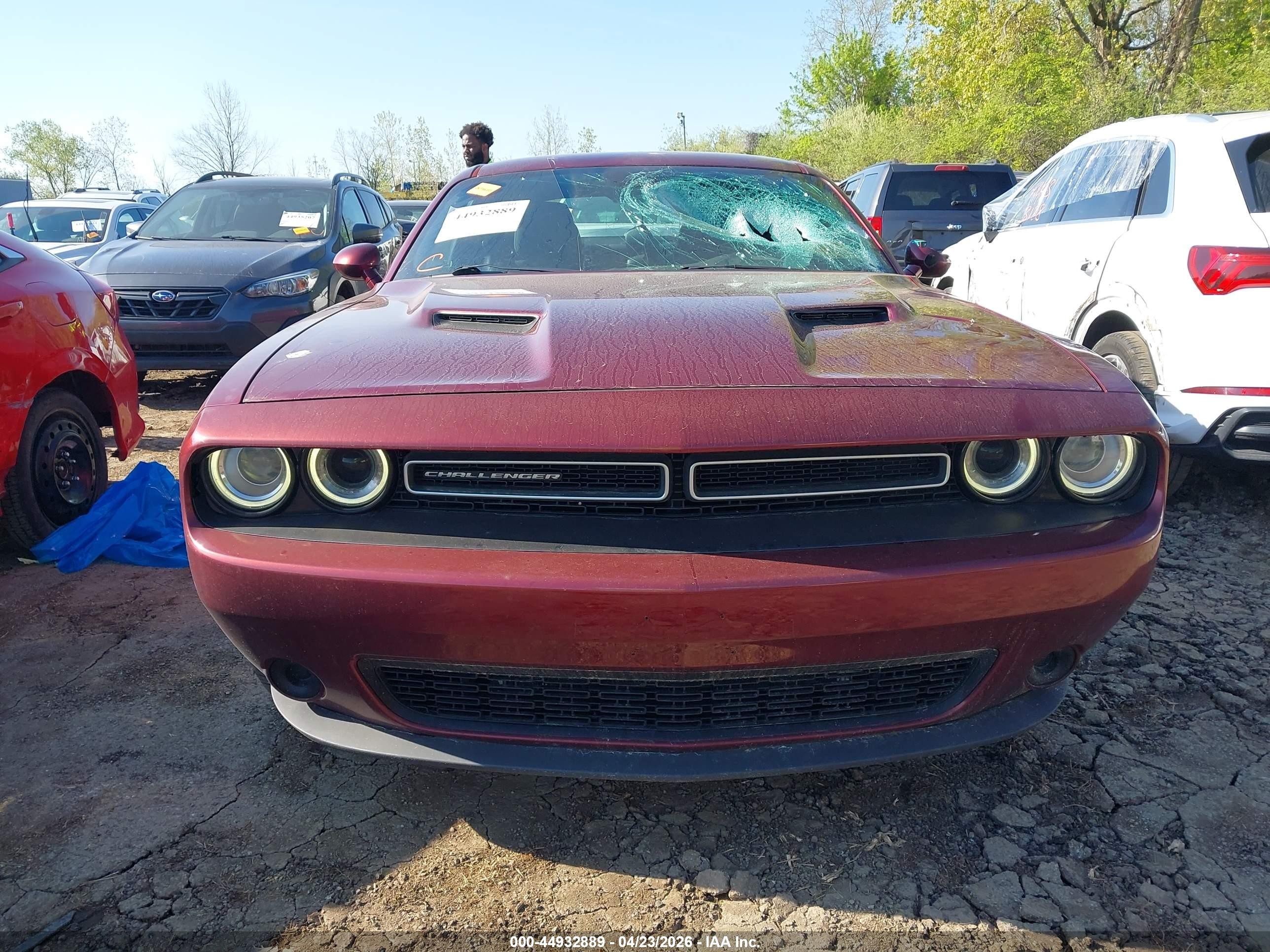 2018 Dodge Challenger Sxt Burgundy vin: 2C3CDZAGXJH116518