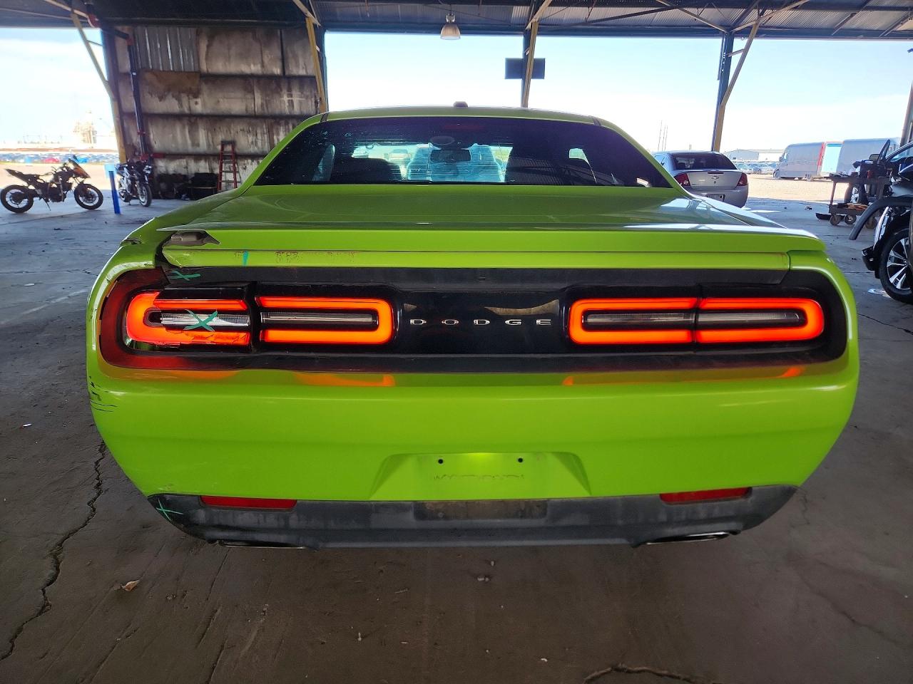 2015 Dodge Challenger Sxt Green vin: 2C3CDZAT3FH711411
