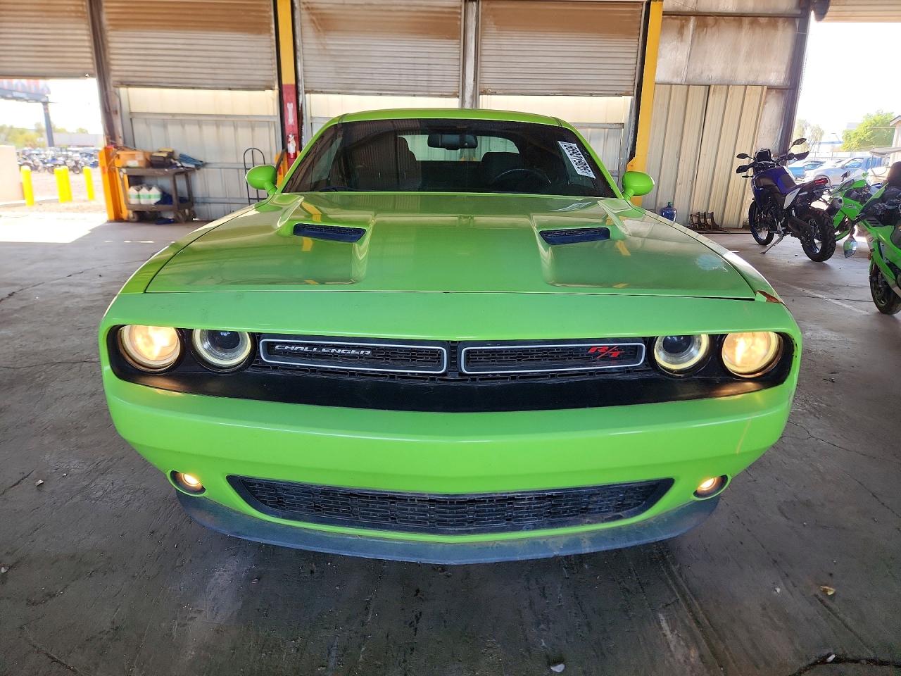 2015 Dodge Challenger Sxt Green vin: 2C3CDZAT3FH711411