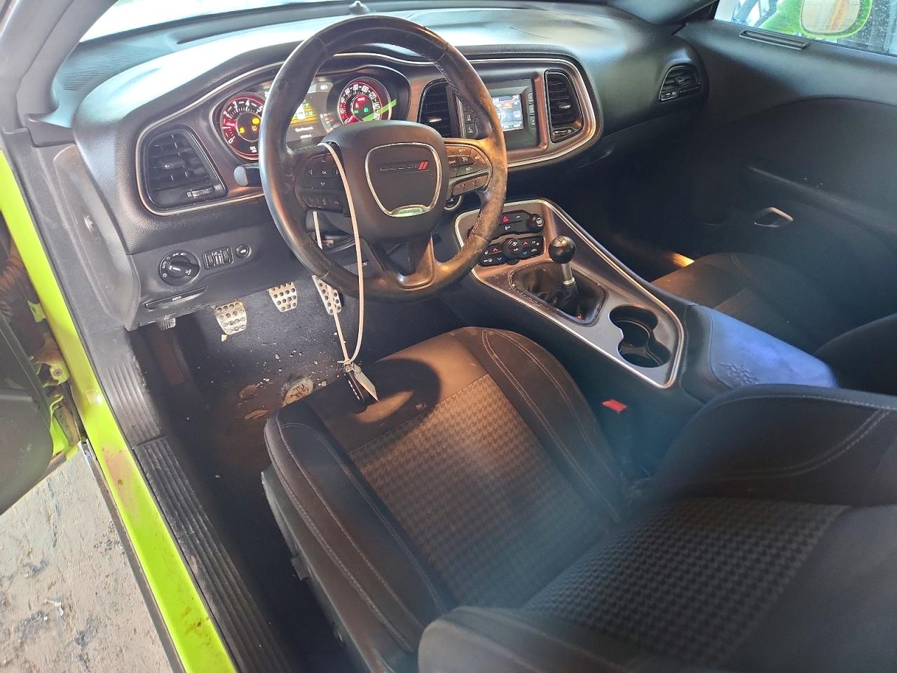 2015 Dodge Challenger Sxt Green vin: 2C3CDZAT3FH711411
