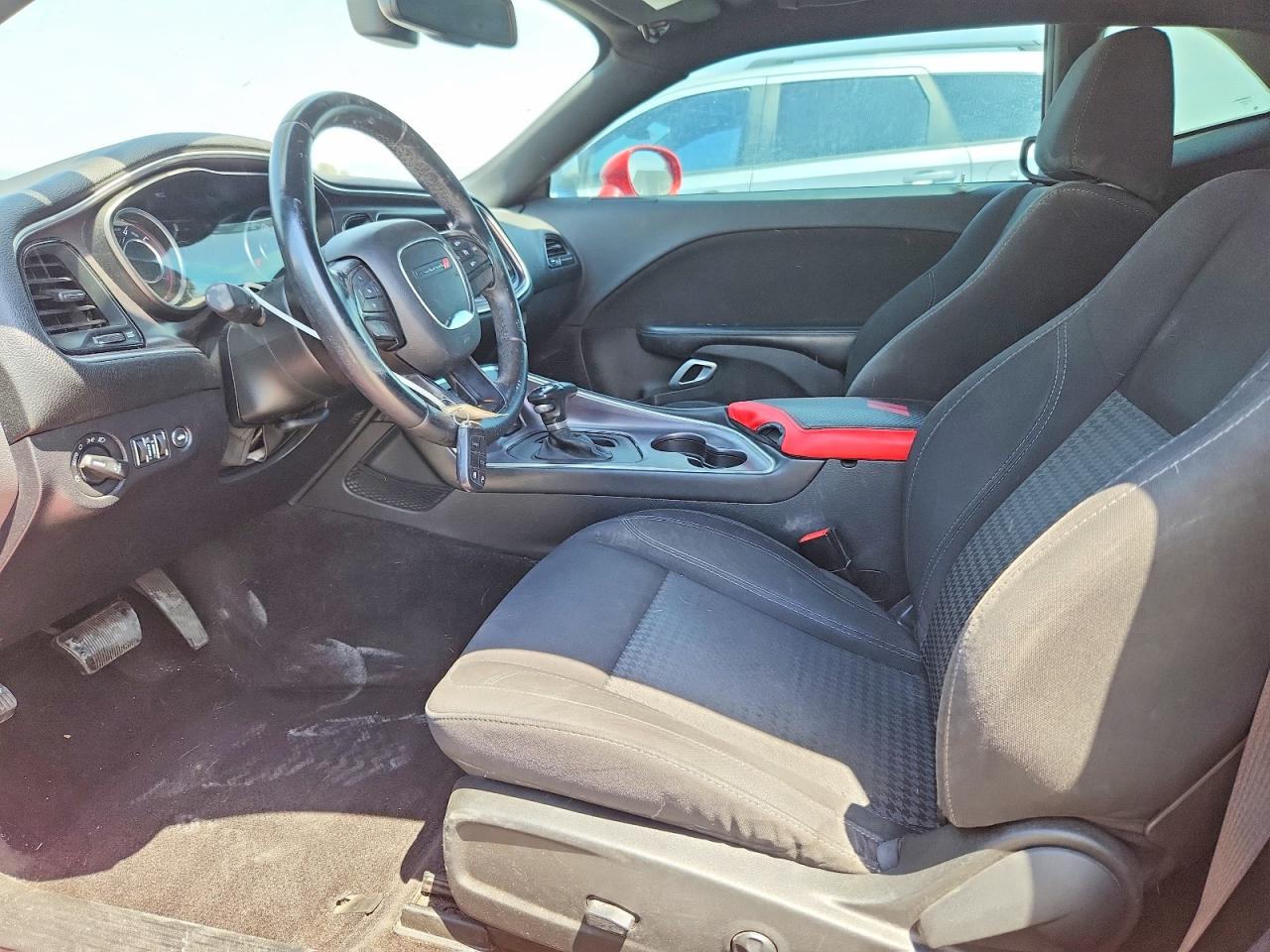 2015 Dodge Challenger Sxt Red vin: 2C3CDZAT3FH822301