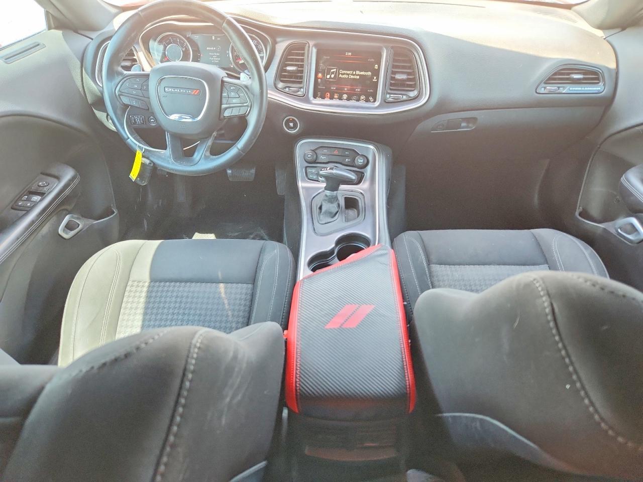 2015 Dodge Challenger Sxt Red vin: 2C3CDZAT3FH822301