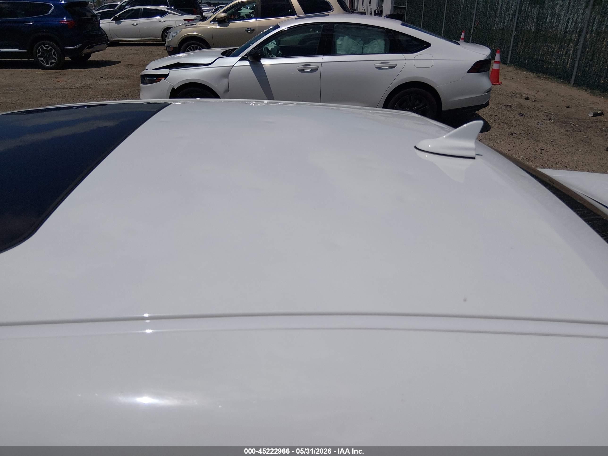 2015 Dodge Challenger R/t White vin: 2C3CDZAT4FH715144