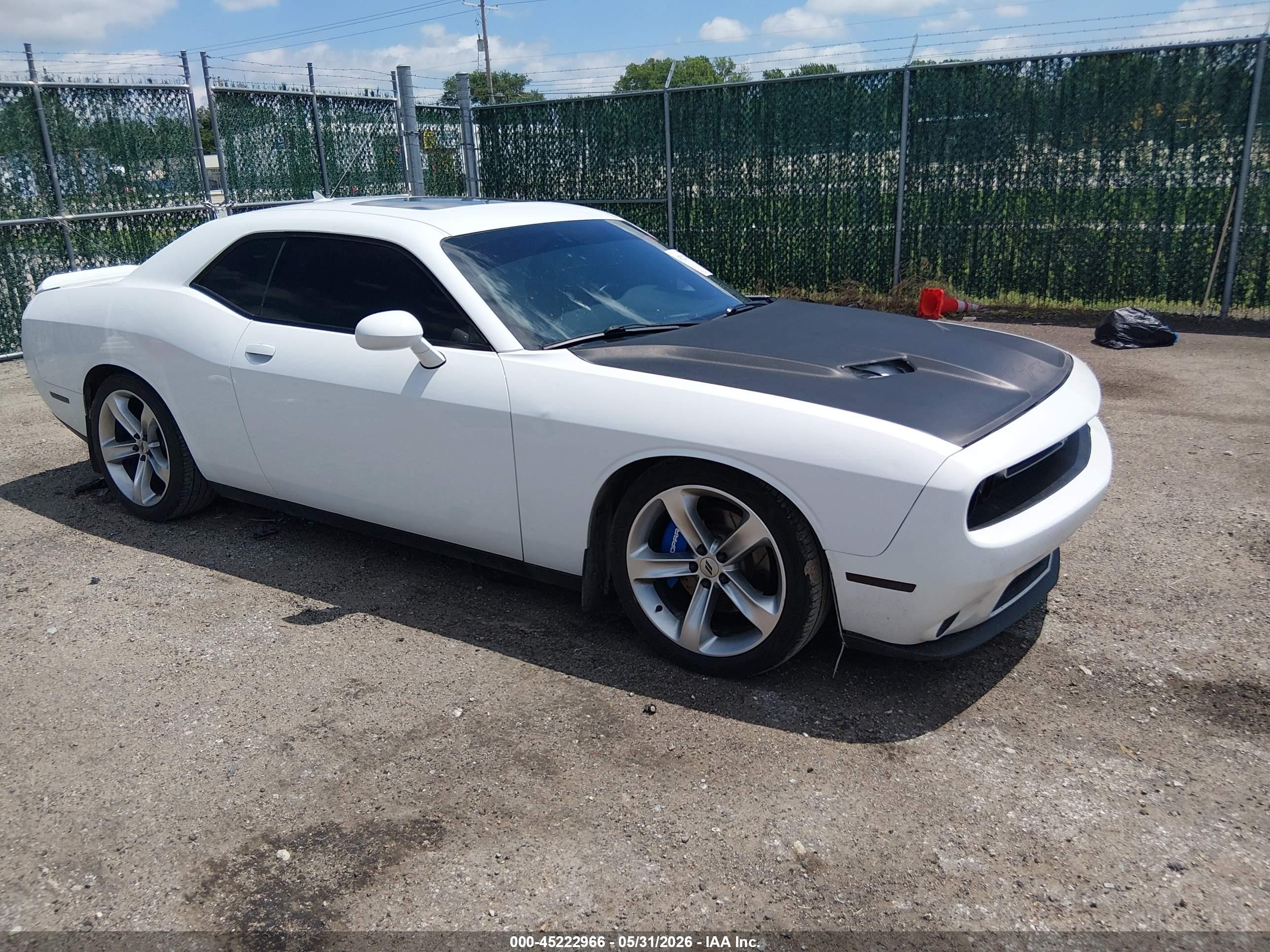 2015 Dodge Challenger R/t White vin: 2C3CDZAT4FH715144
