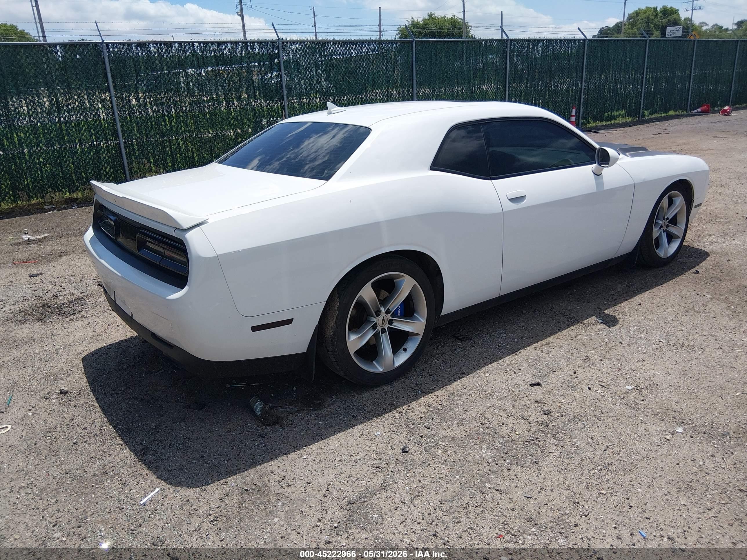 2015 Dodge Challenger R/t White vin: 2C3CDZAT4FH715144