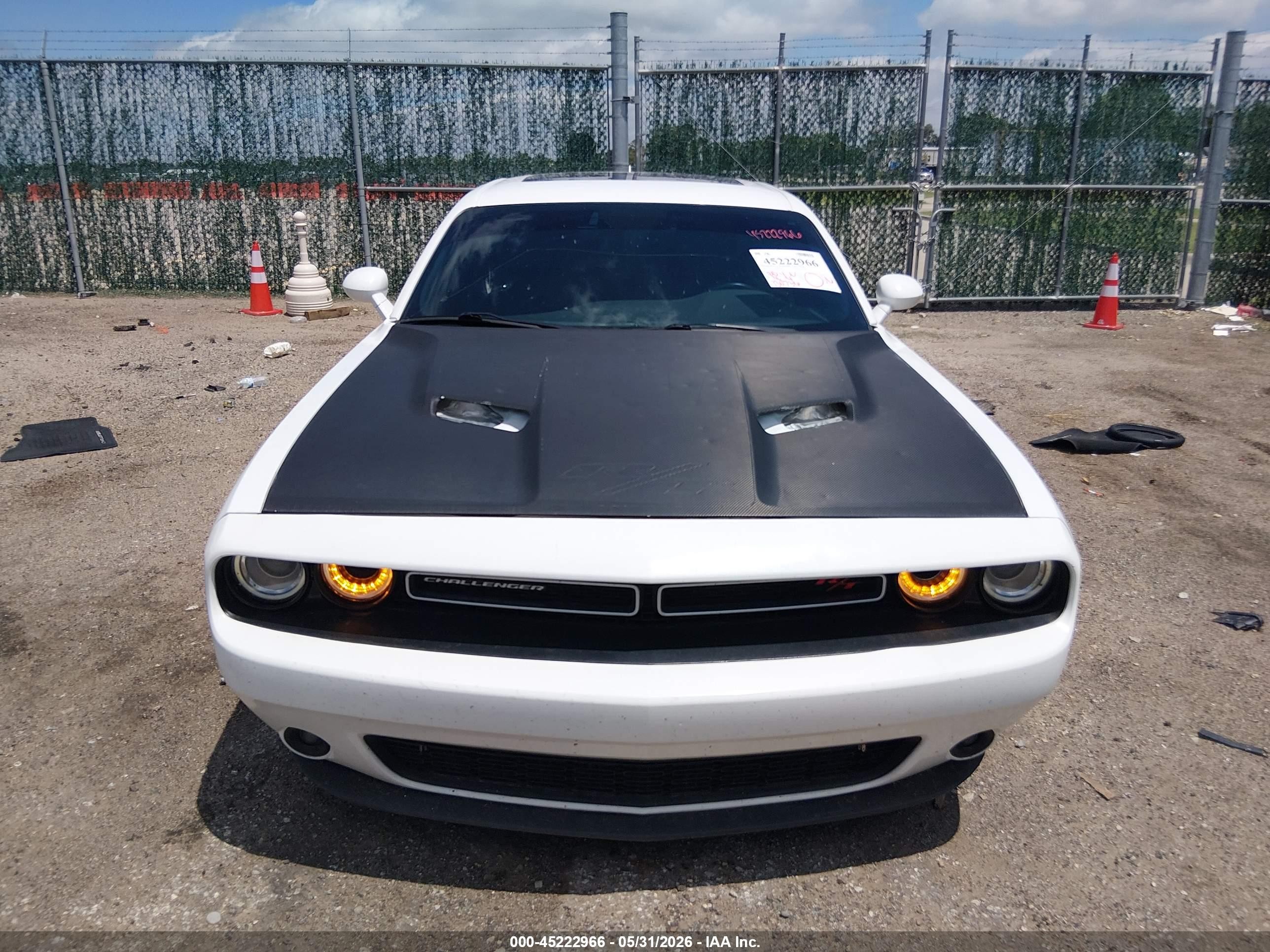 2015 Dodge Challenger R/t White vin: 2C3CDZAT4FH715144