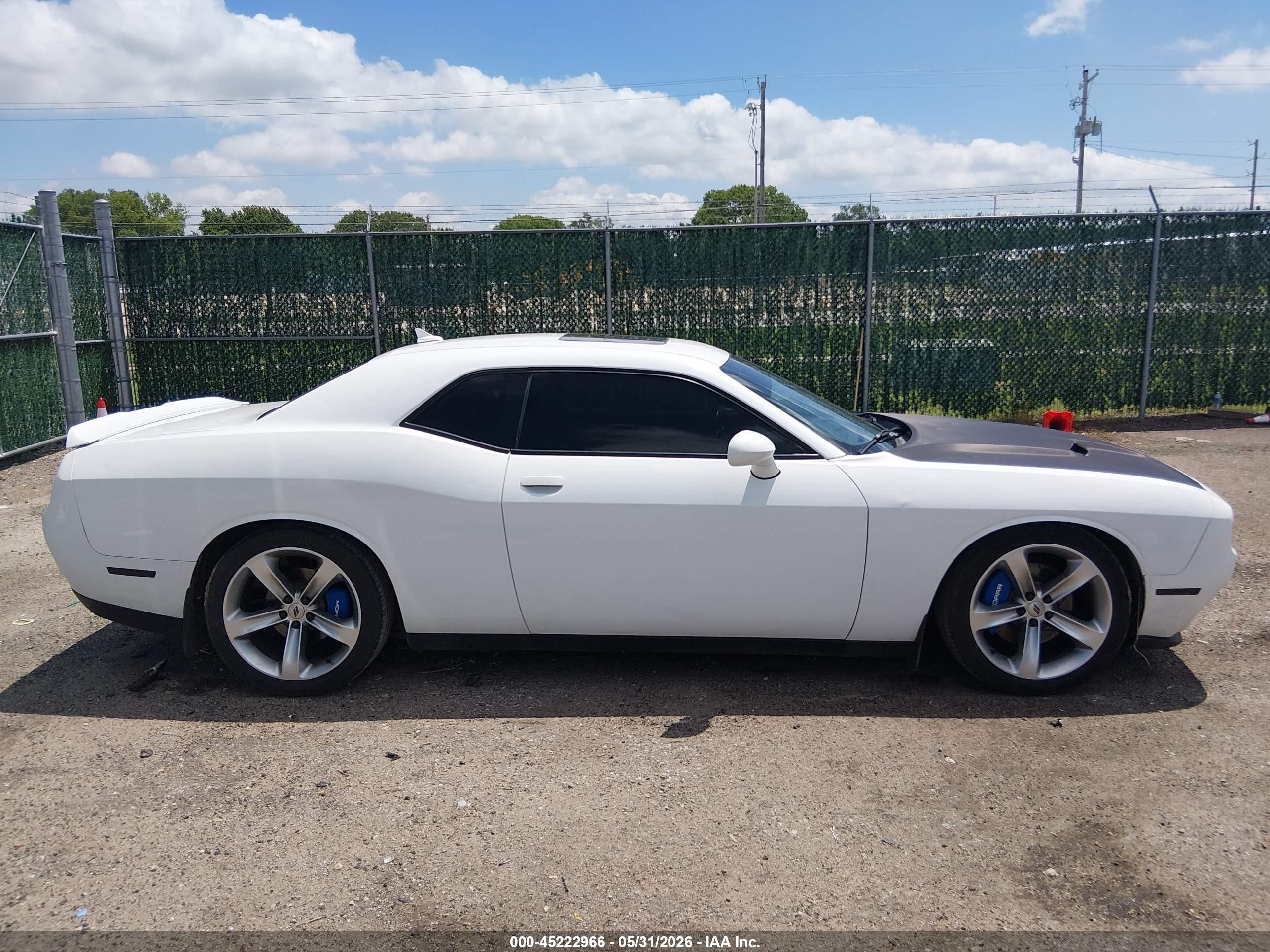 2015 Dodge Challenger R/t White vin: 2C3CDZAT4FH715144