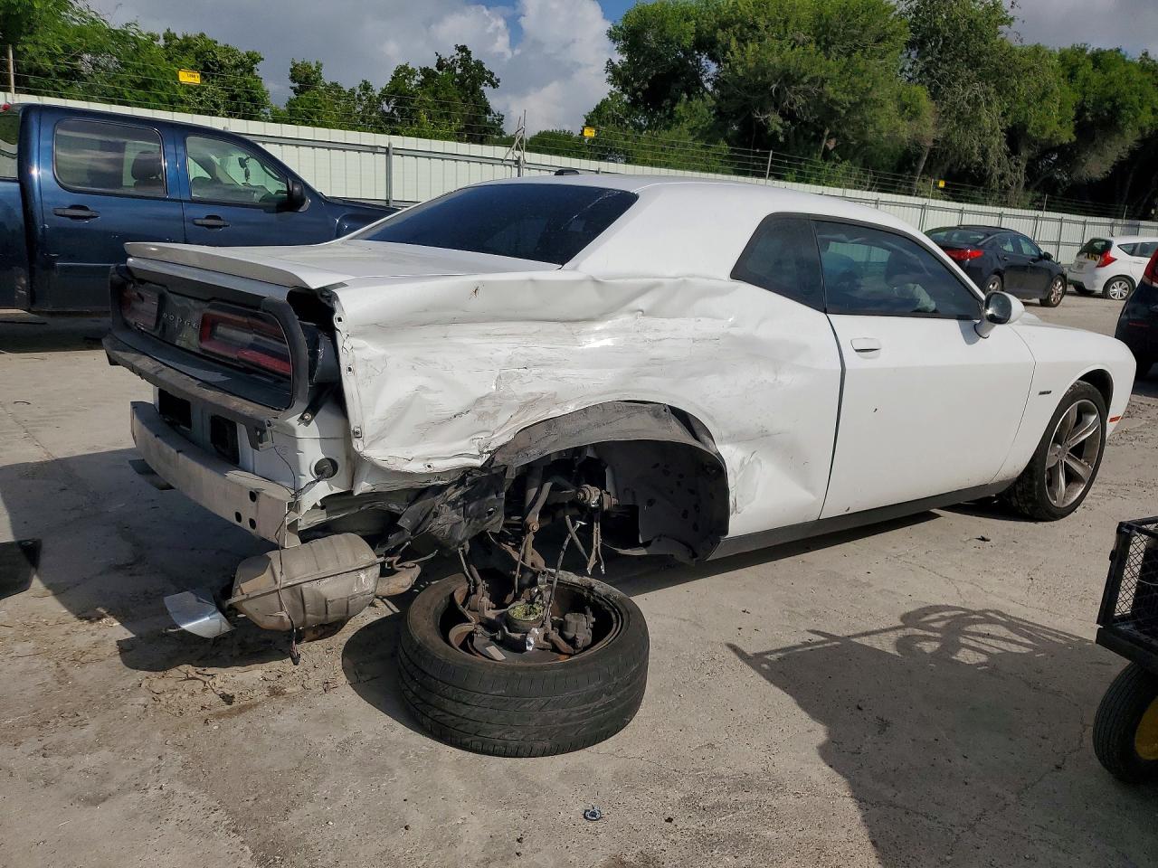 2015 Dodge Challenger Sxt White vin: 2C3CDZAT6FH703545