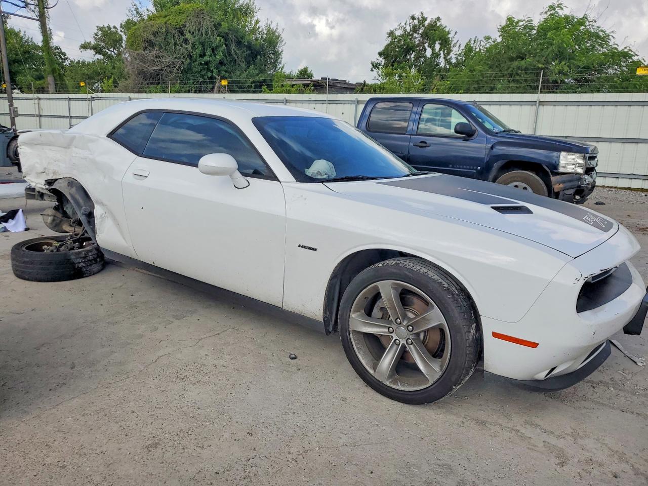 2015 Dodge Challenger Sxt White vin: 2C3CDZAT6FH703545