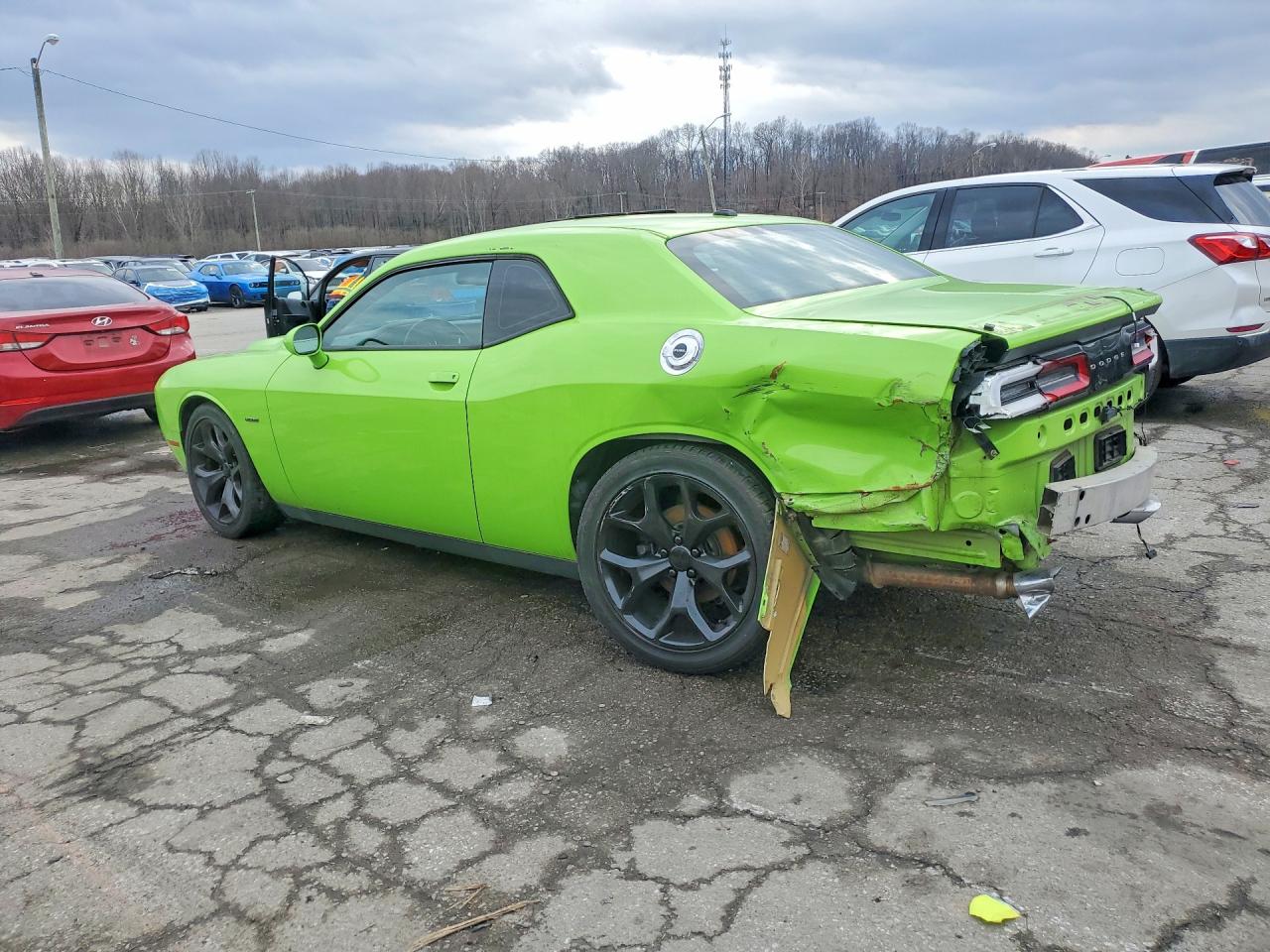 2015 Dodge Challenger Sxt Green vin: 2C3CDZAT8FH723215