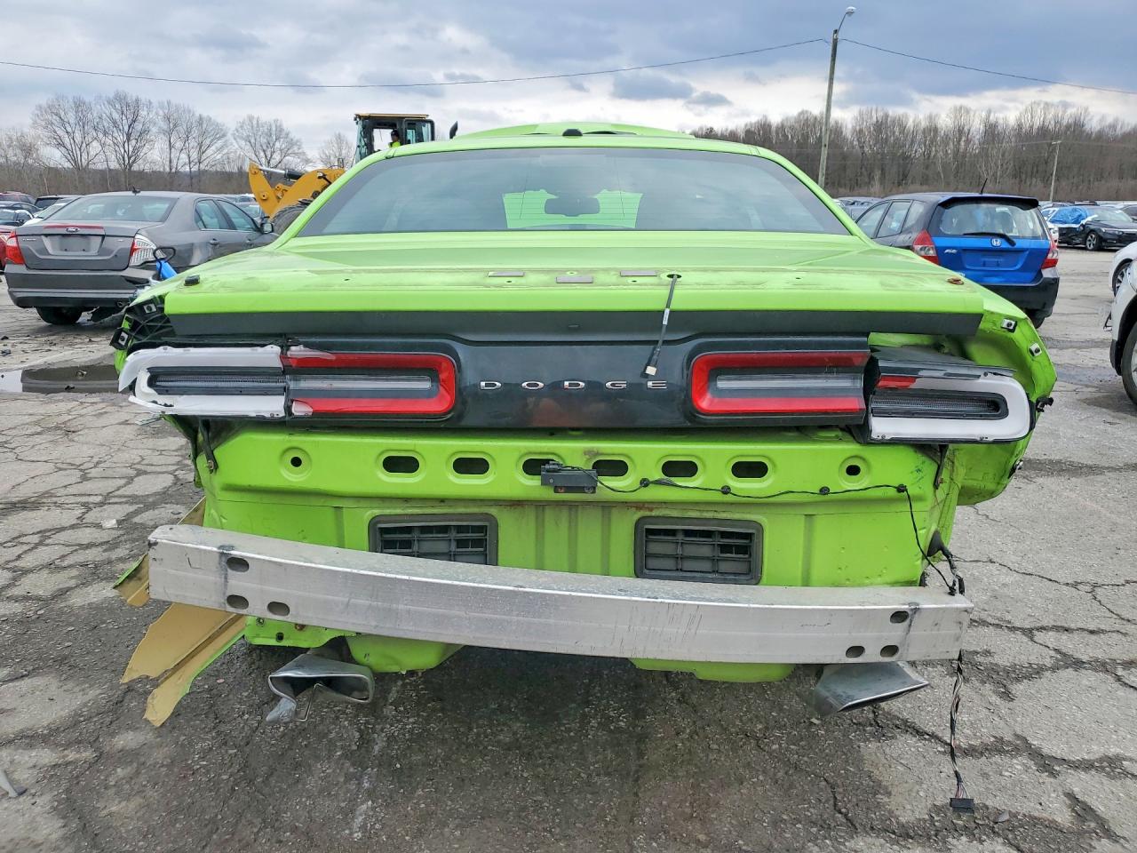 2015 Dodge Challenger Sxt Green vin: 2C3CDZAT8FH723215