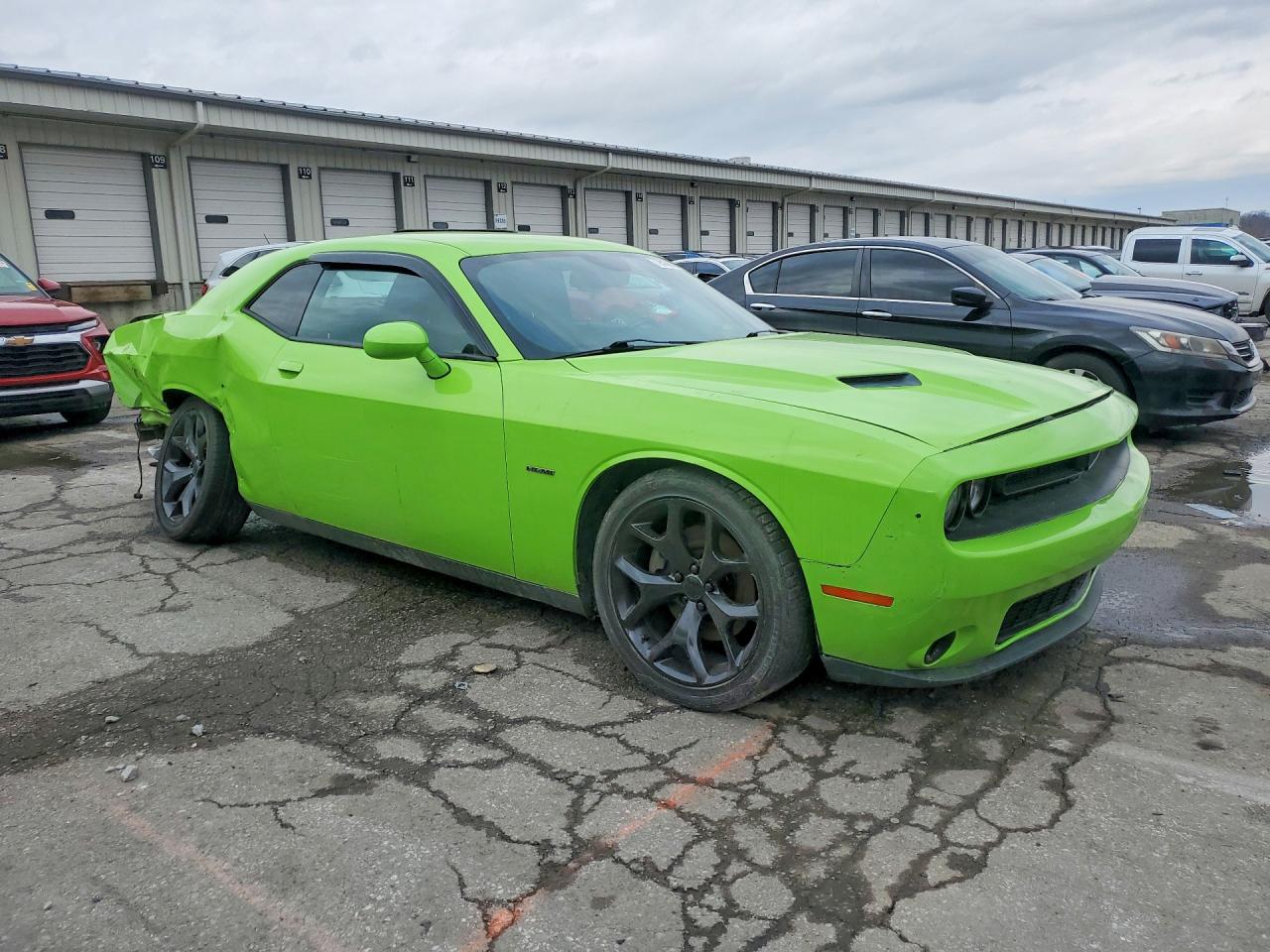 2015 Dodge Challenger Sxt Green vin: 2C3CDZAT8FH723215