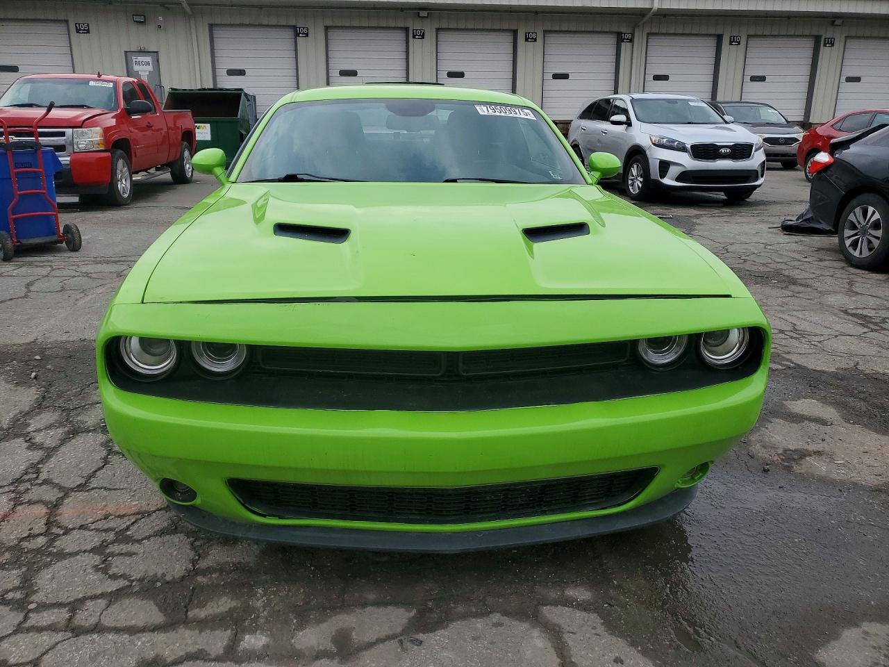 2015 Dodge Challenger Sxt Green vin: 2C3CDZAT8FH723215