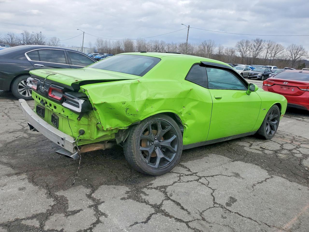 2015 Dodge Challenger Sxt Green vin: 2C3CDZAT8FH723215