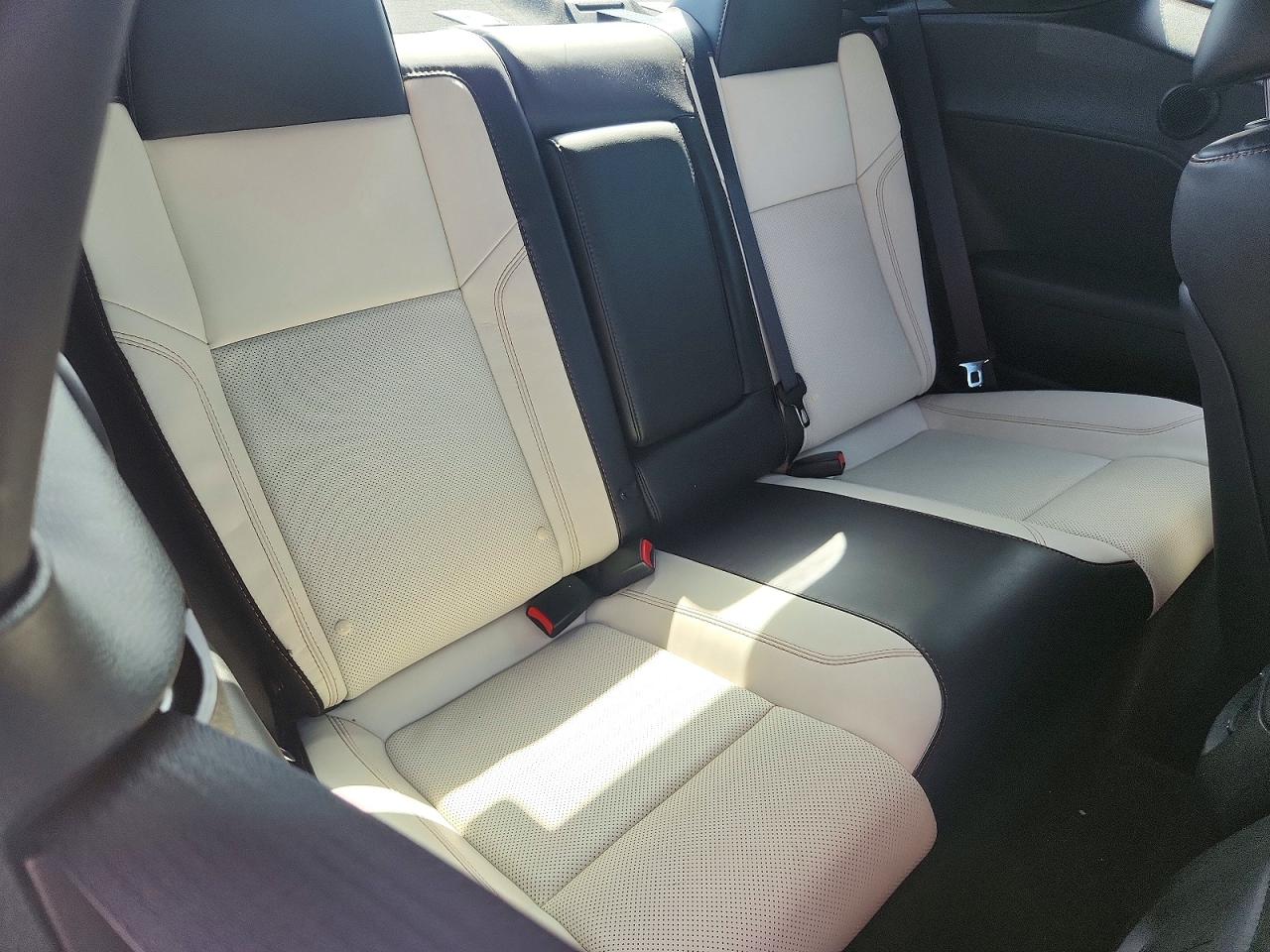 2015 Dodge Challenger Sxt Plus White vin: 2C3CDZBG9FH775115