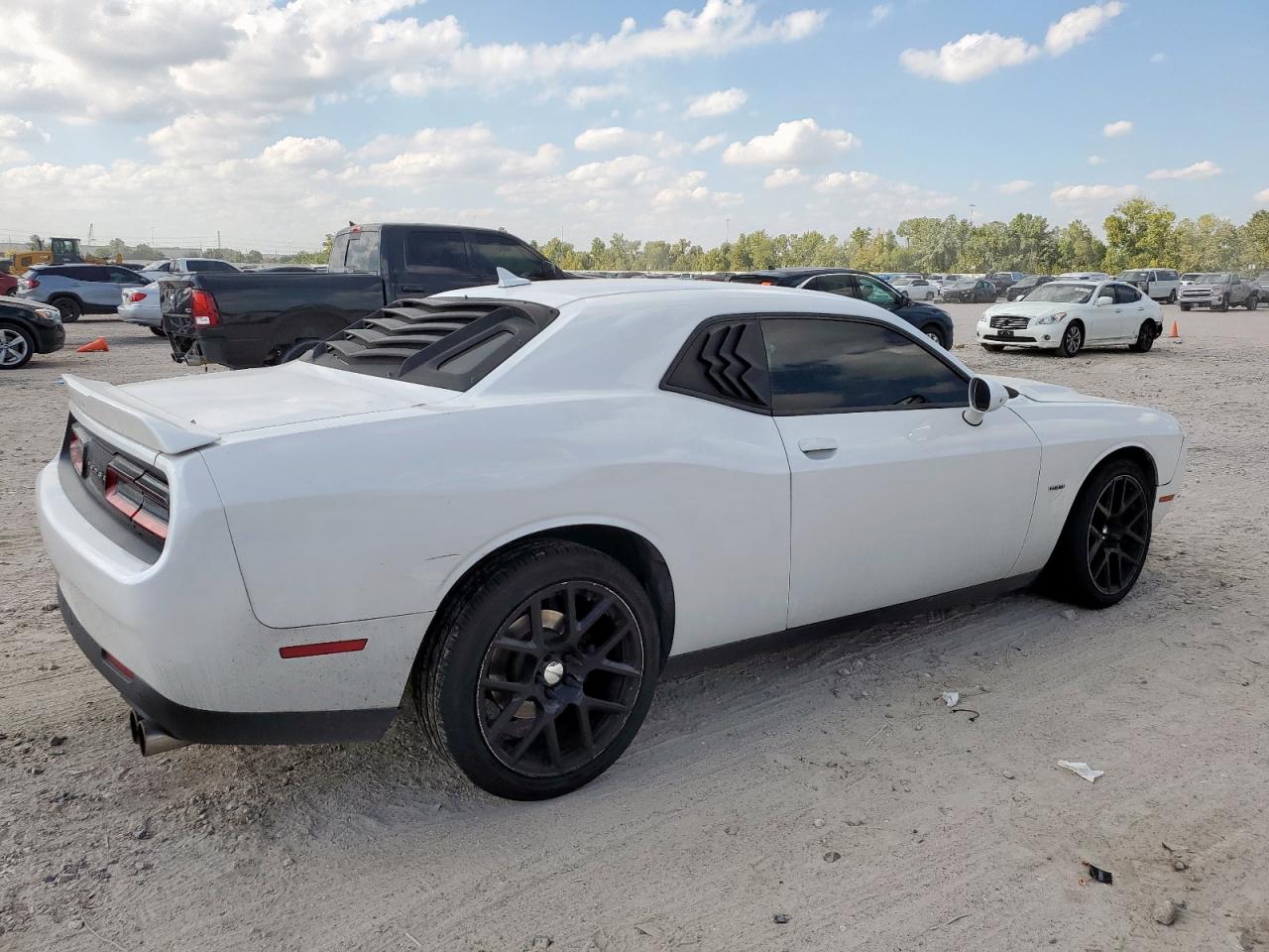 2016 Dodge Challenger R/t White vin: 2C3CDZBT1GH209898