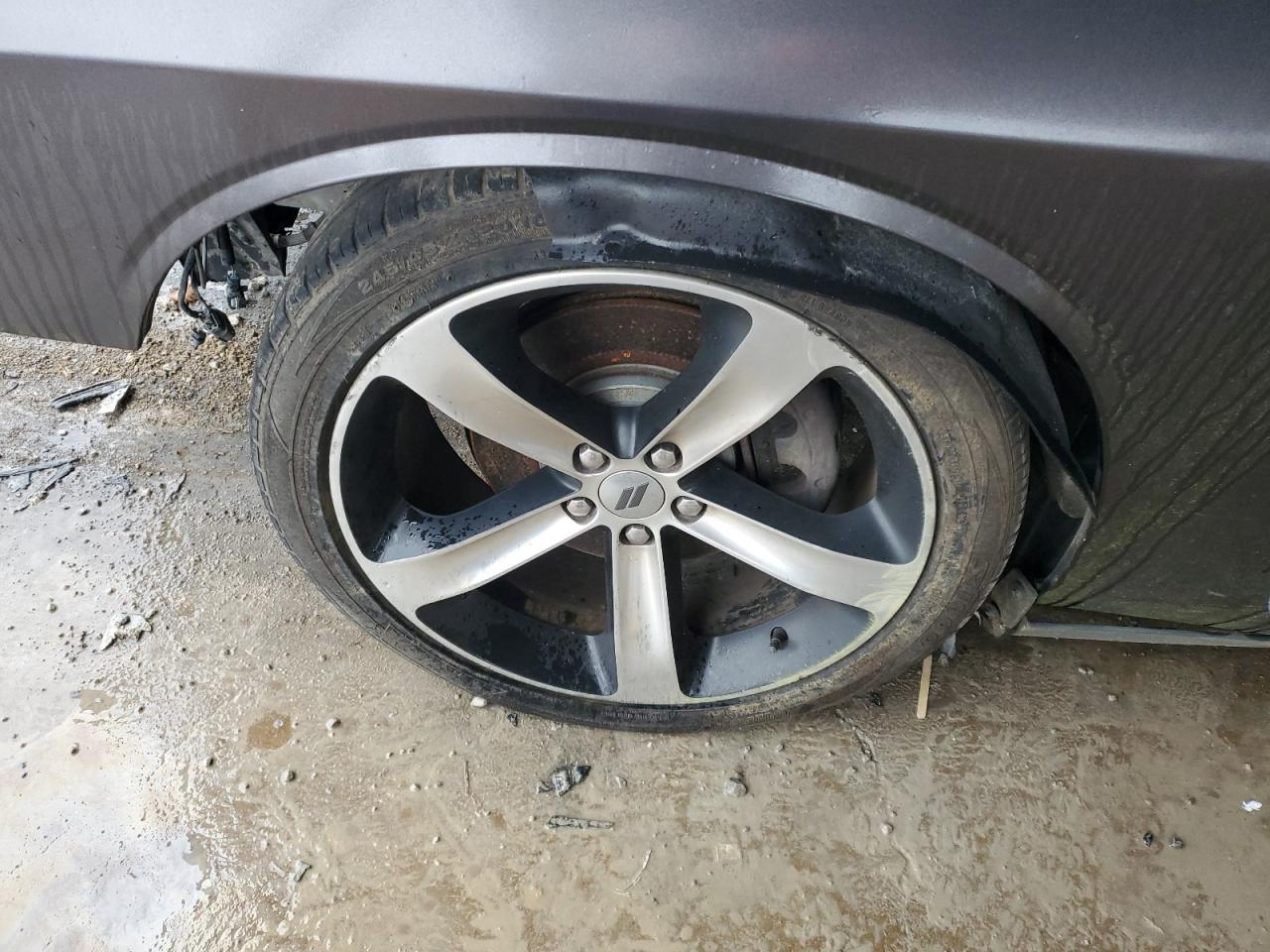 2019 Dodge Challenger R/t Black vin: 2C3CDZBT3KH641420 Damage: Left Front Wheel, Curb Rash, > 12 Inches
