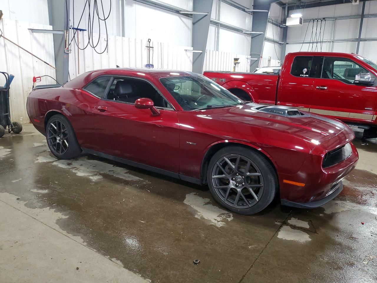 2018 Dodge Challenger R/t Burgundy vin: 2C3CDZBT4JH287311