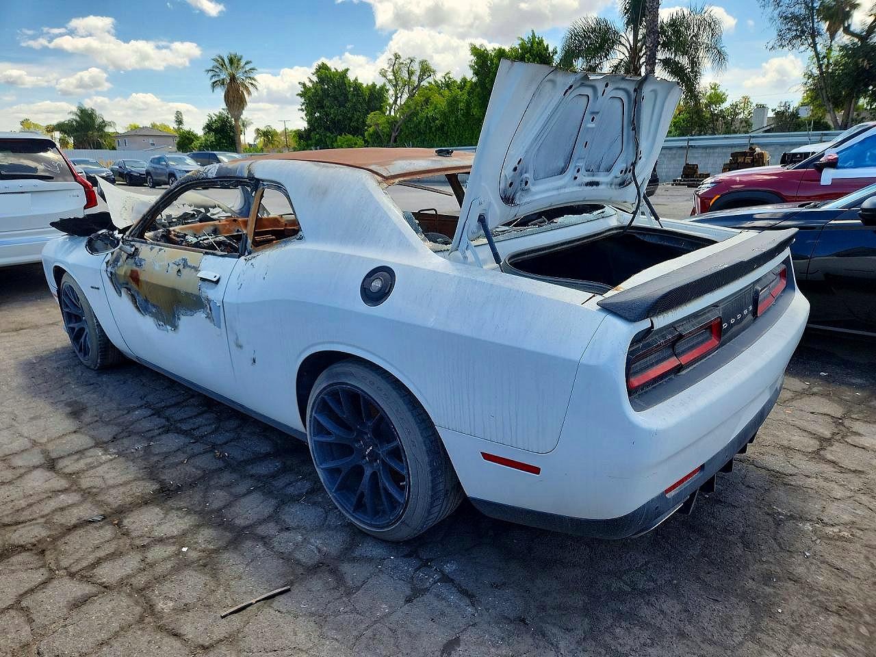 2019 Dodge Challenger R White vin: 2C3CDZBT4KH556957