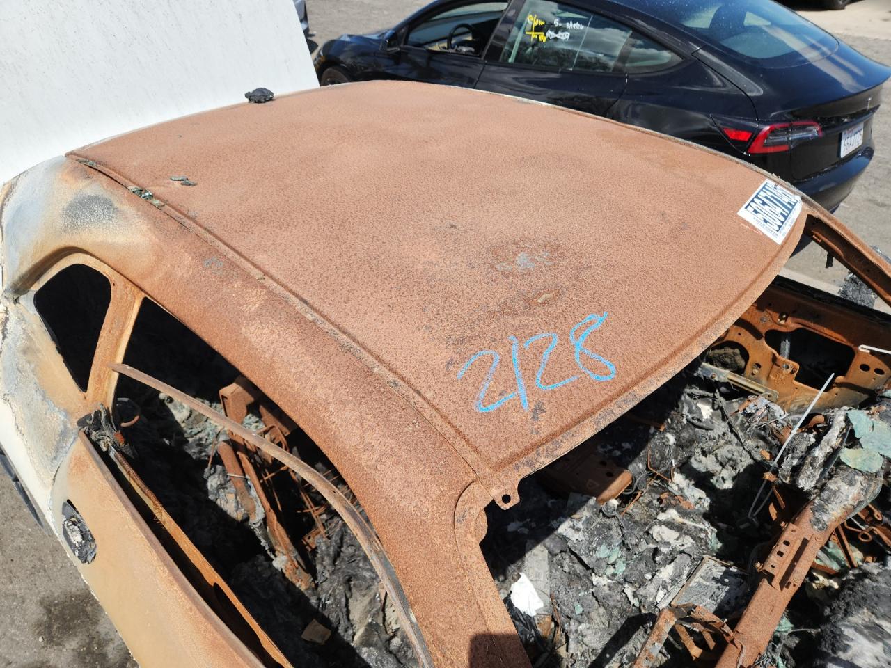 2019 Dodge Challenger R White vin: 2C3CDZBT4KH556957 Damage: Frame, Corrosion, Severe Damage