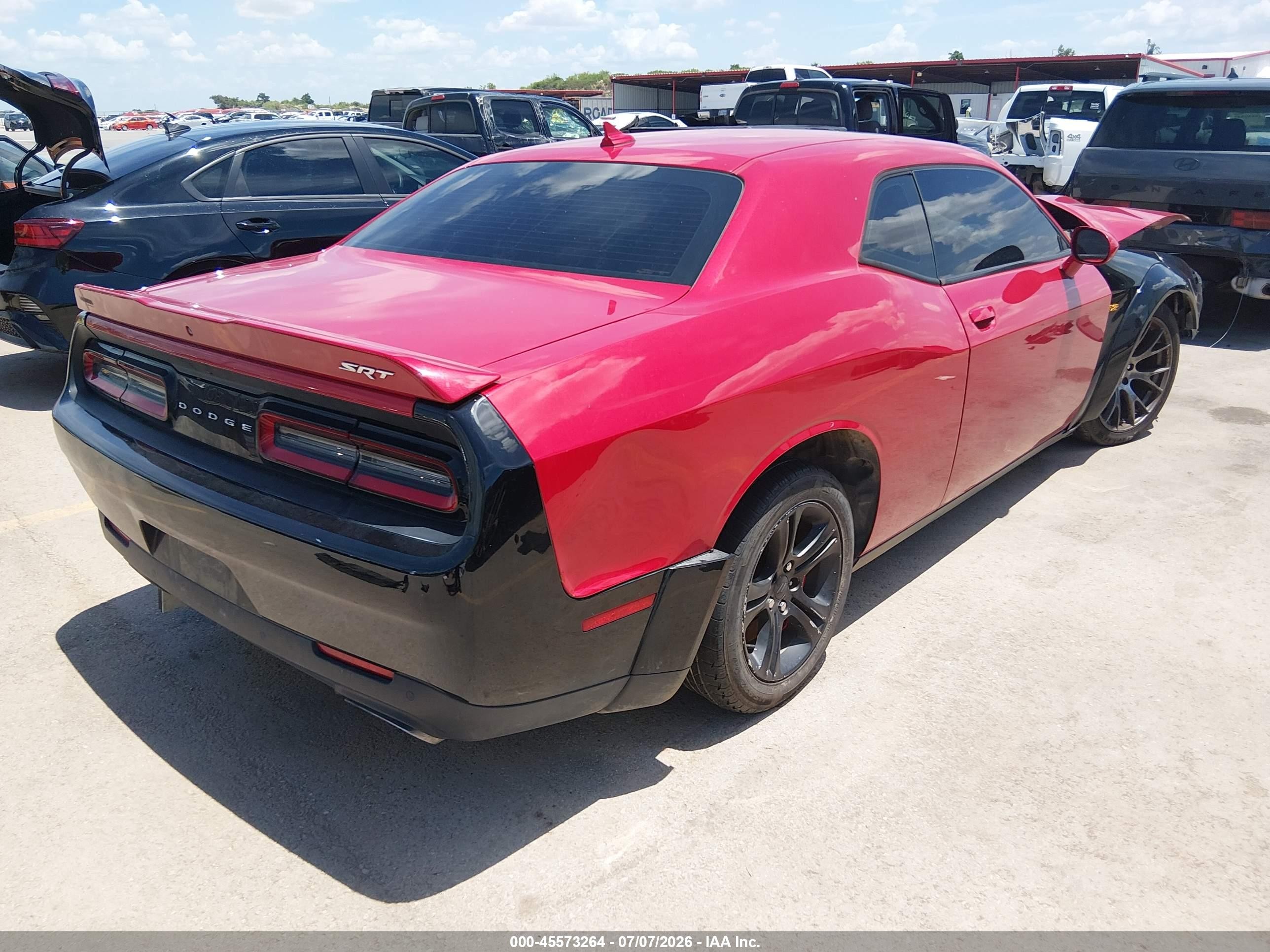 2015 Dodge Challenger Srt 392 Red vin: 2C3CDZDJ3FH892889