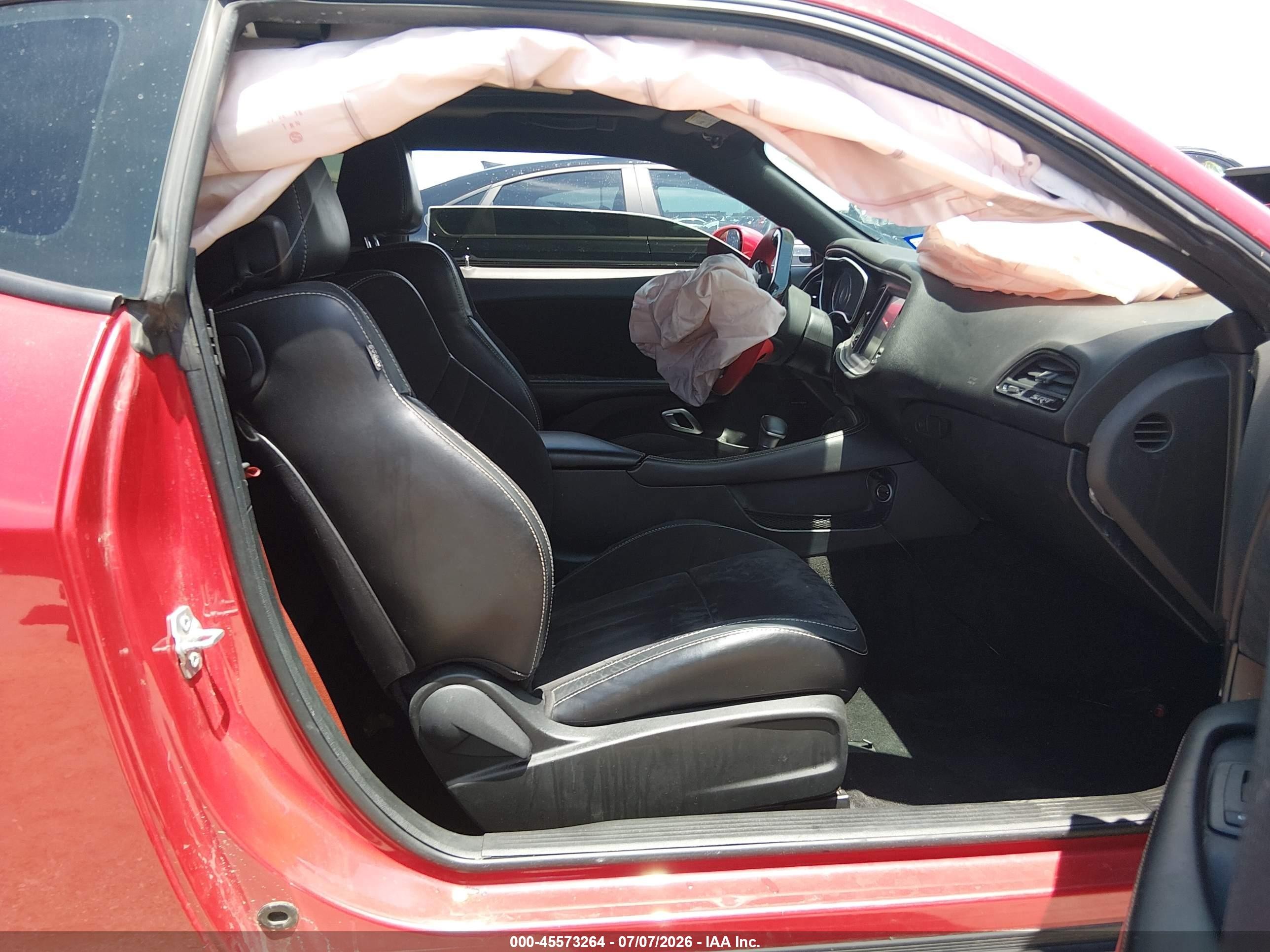 2015 Dodge Challenger Srt 392 Red vin: 2C3CDZDJ3FH892889