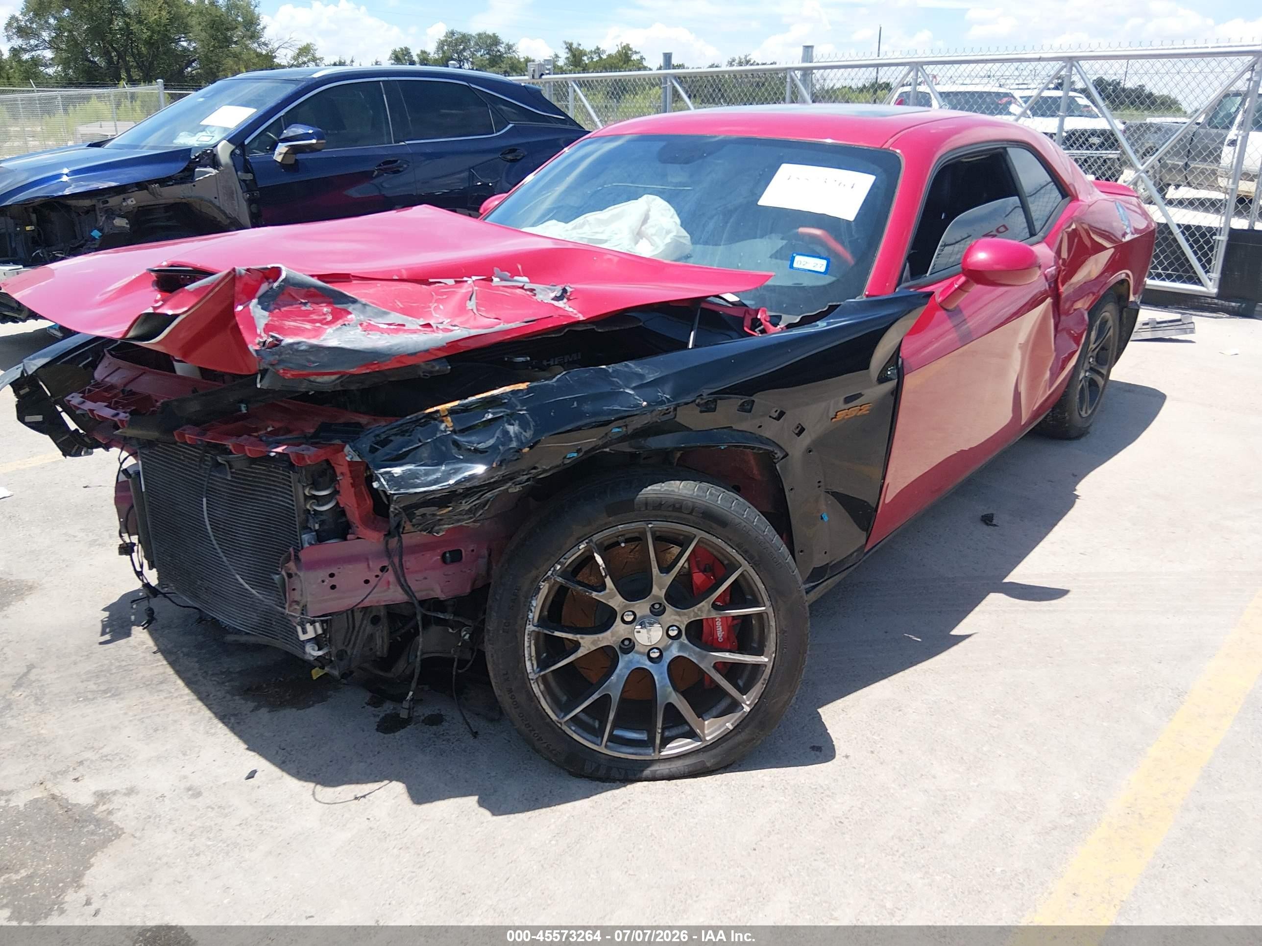 2015 Dodge Challenger Srt 392 Red vin: 2C3CDZDJ3FH892889