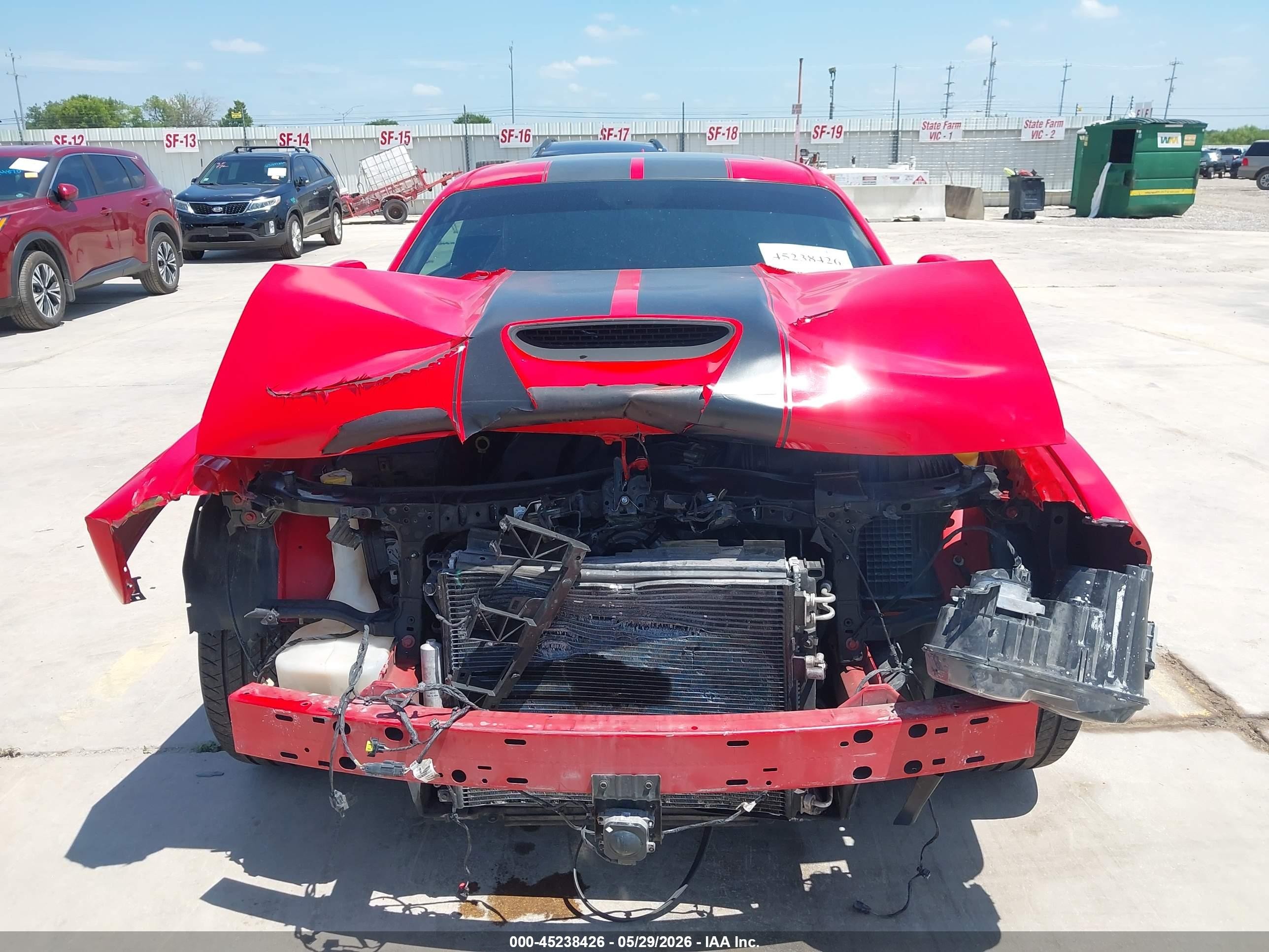 2015 Dodge Challenger Srt 392 Red vin: 2C3CDZDJ5FH720220