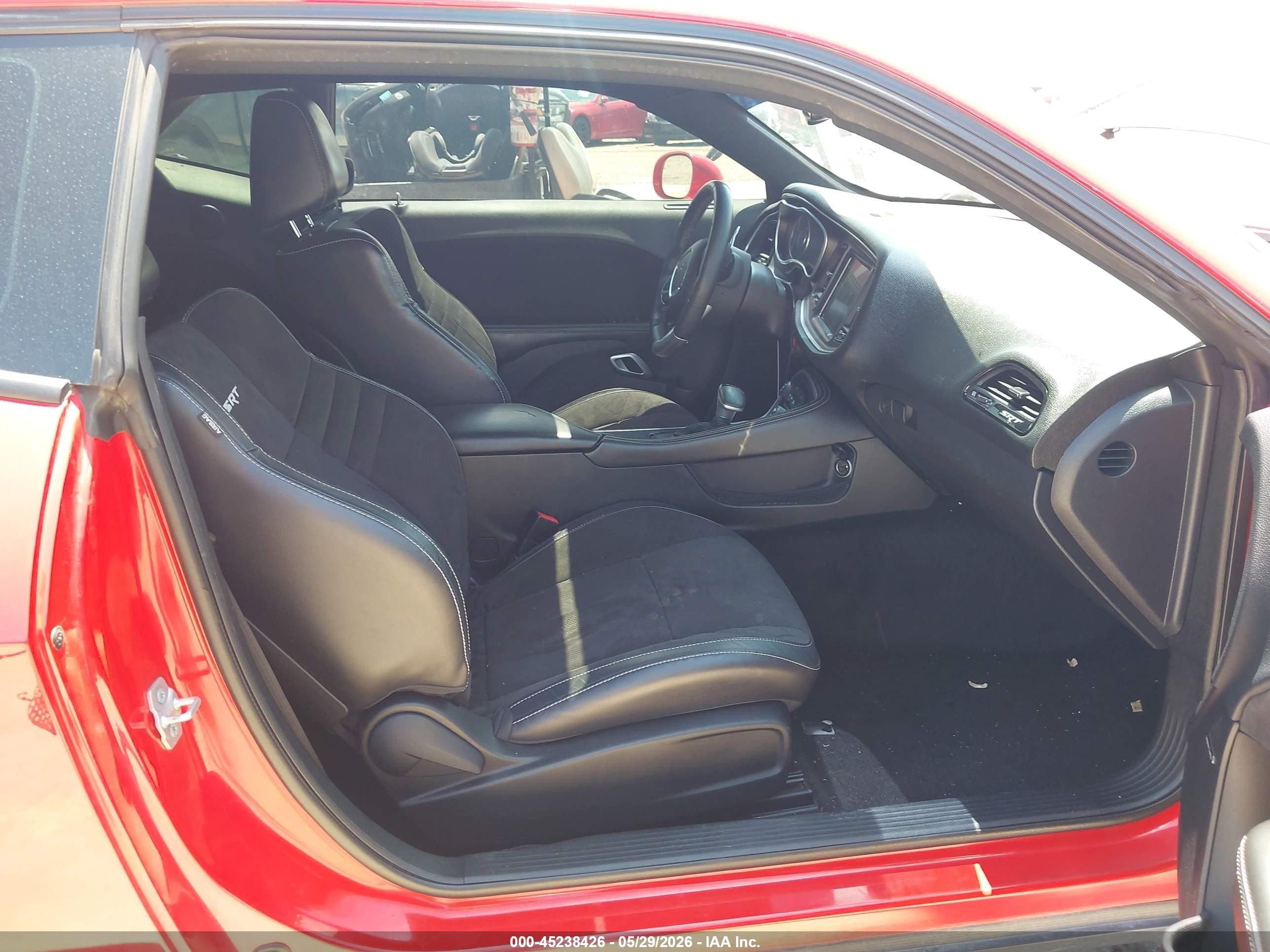 2015 Dodge Challenger Srt 392 Red vin: 2C3CDZDJ5FH720220
