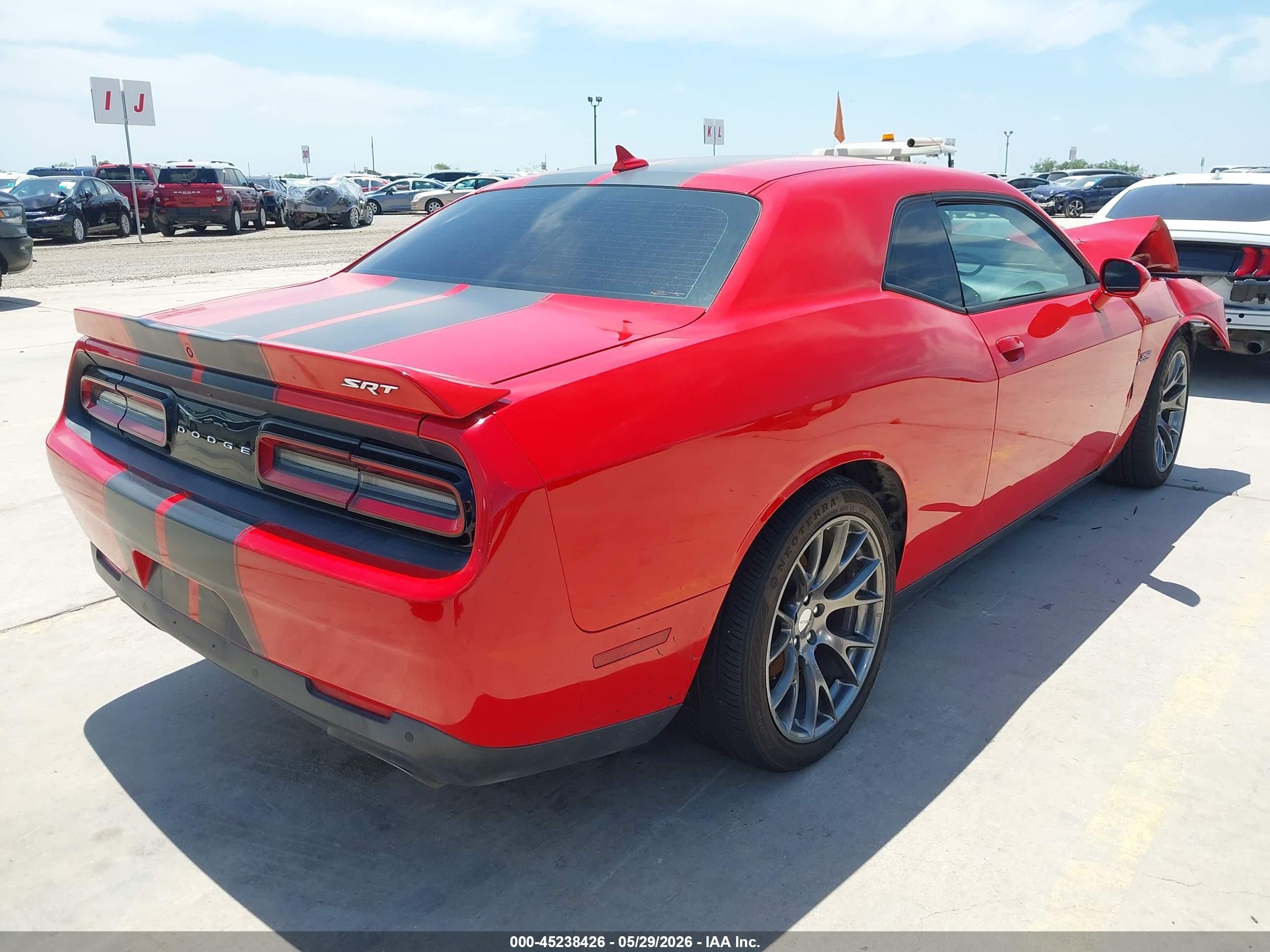 2015 Dodge Challenger Srt 392 Red vin: 2C3CDZDJ5FH720220