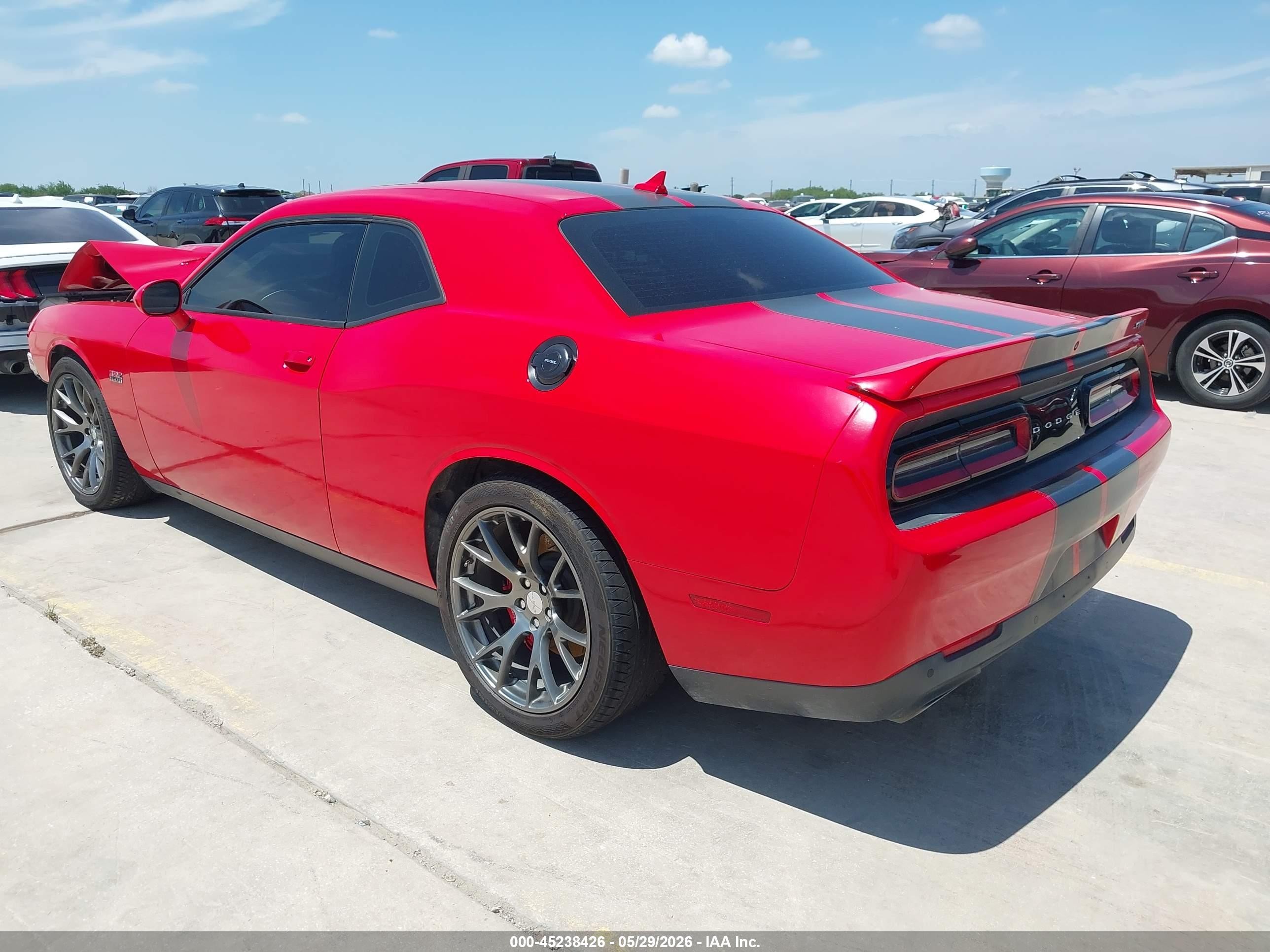 2015 Dodge Challenger Srt 392 Red vin: 2C3CDZDJ5FH720220