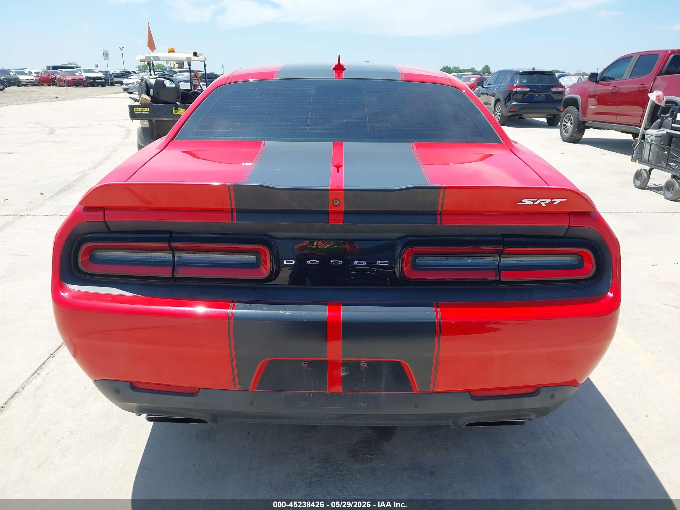 2015 Dodge Challenger Srt 392 Red vin: 2C3CDZDJ5FH720220