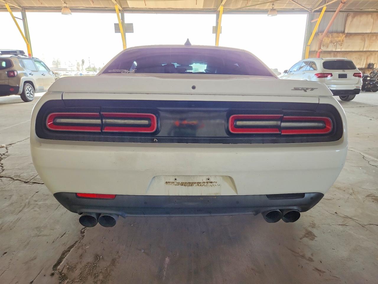 2015 Dodge Challenger Srt 392 White vin: 2C3CDZDJ9FH910327