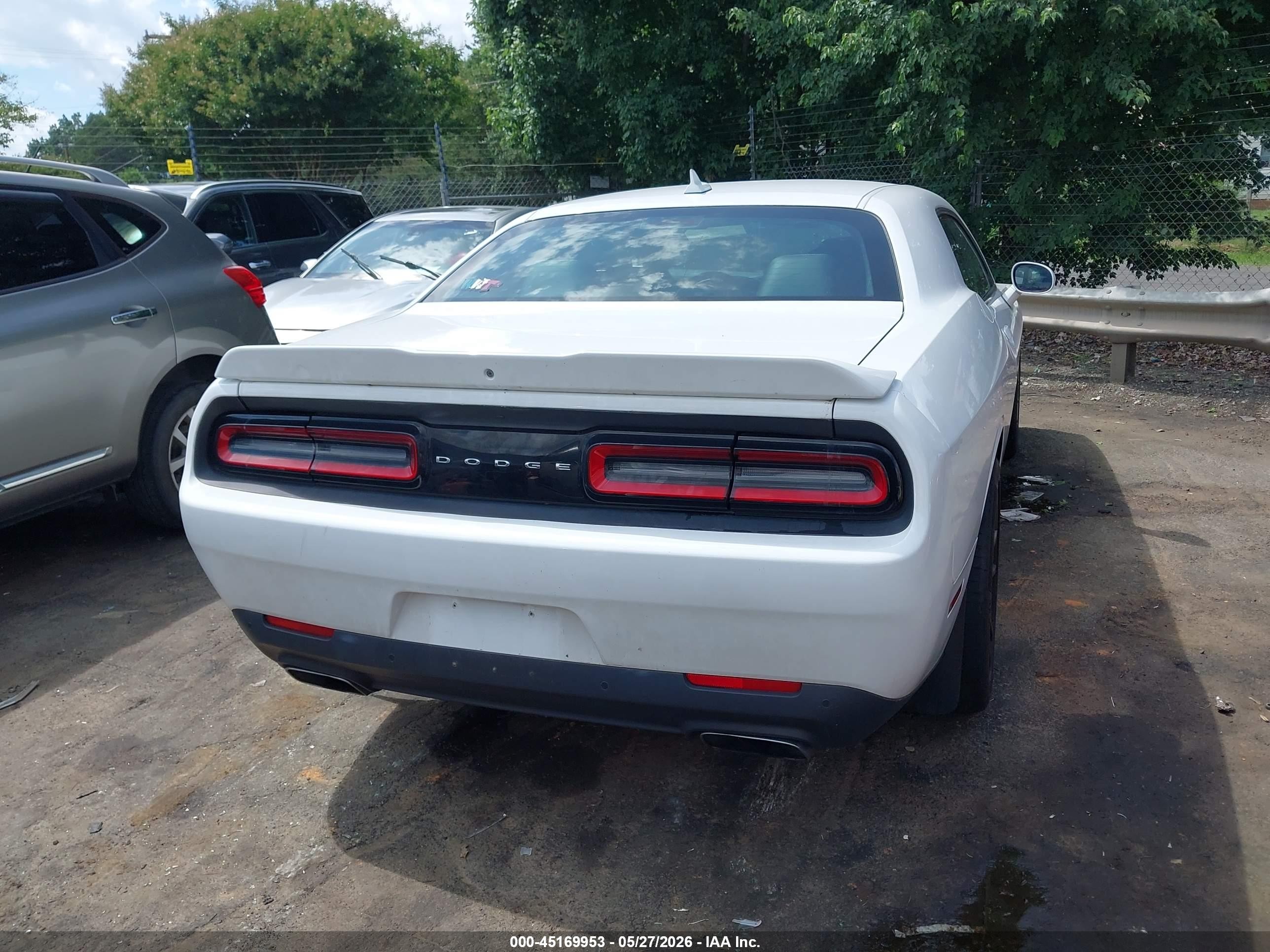 2015 Dodge Challenger Srt 392 White vin: 2C3CDZDJXFH706152