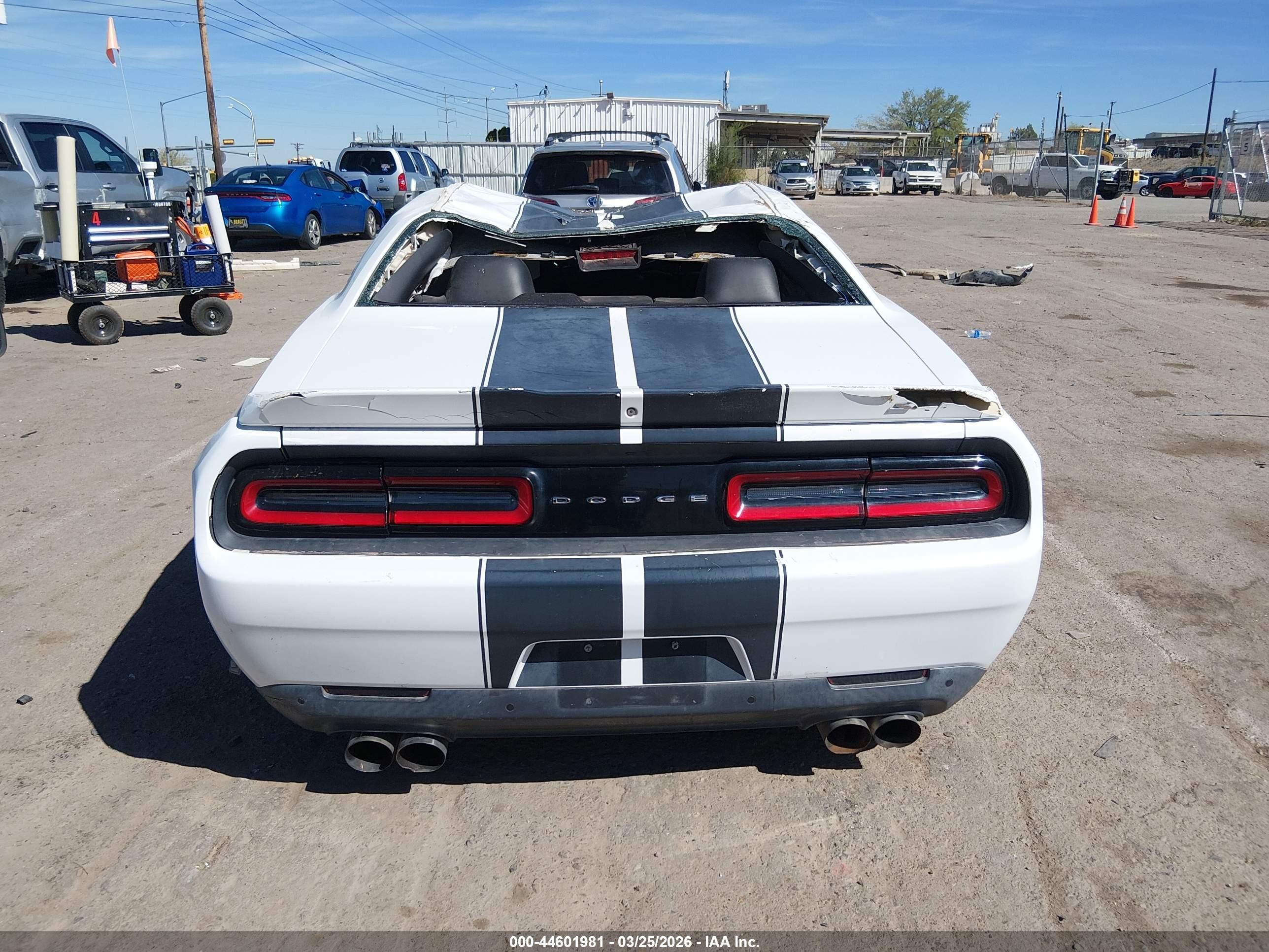 2015 Dodge Challenger Srt 392 White vin: 2C3CDZDJXFH720228