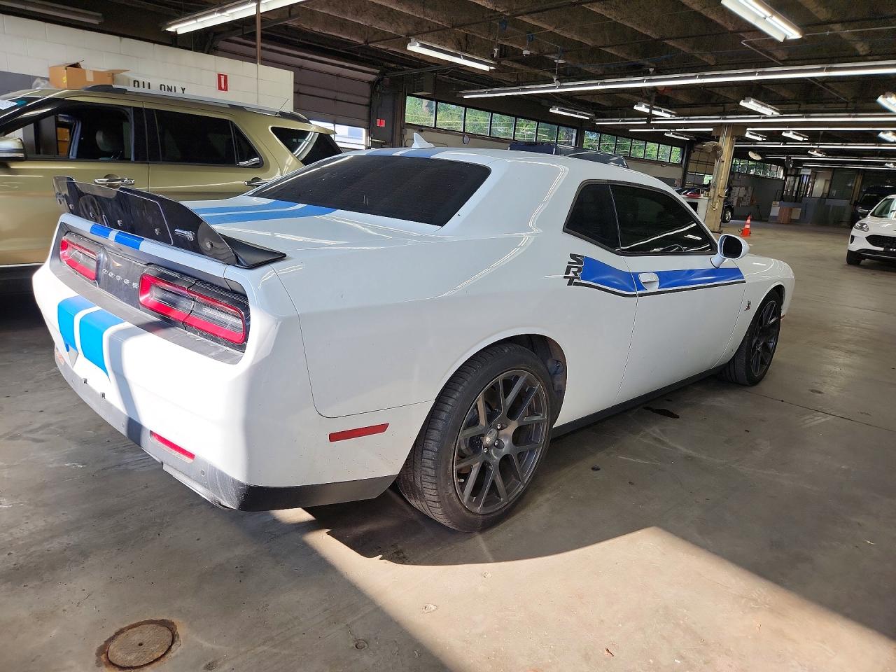 2016 Dodge Challenger R/t Scat Pack Белый vin: 2C3CDZFJ6GH234451